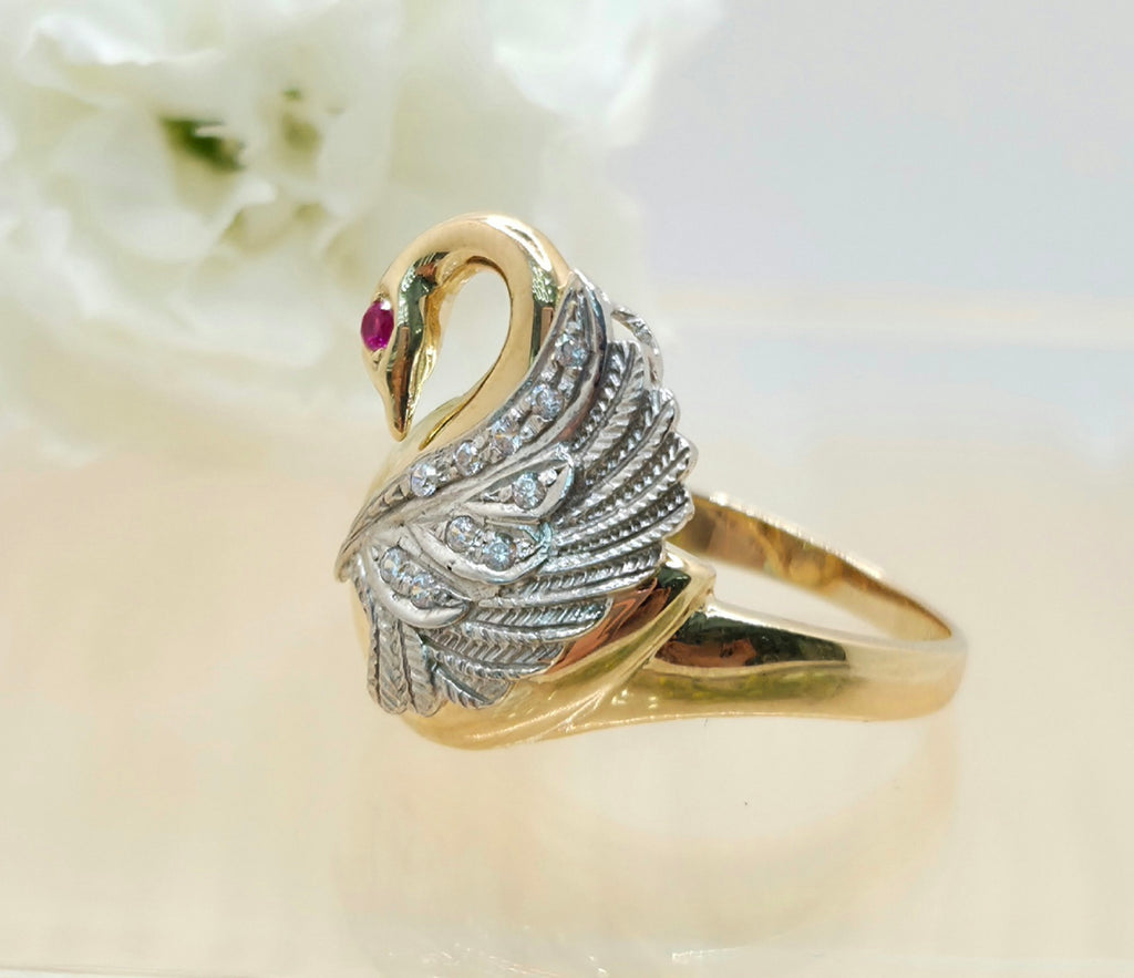 14KT TWO TONE SWAN WOMAN'S RING  Size 7 Weight 5.4GR