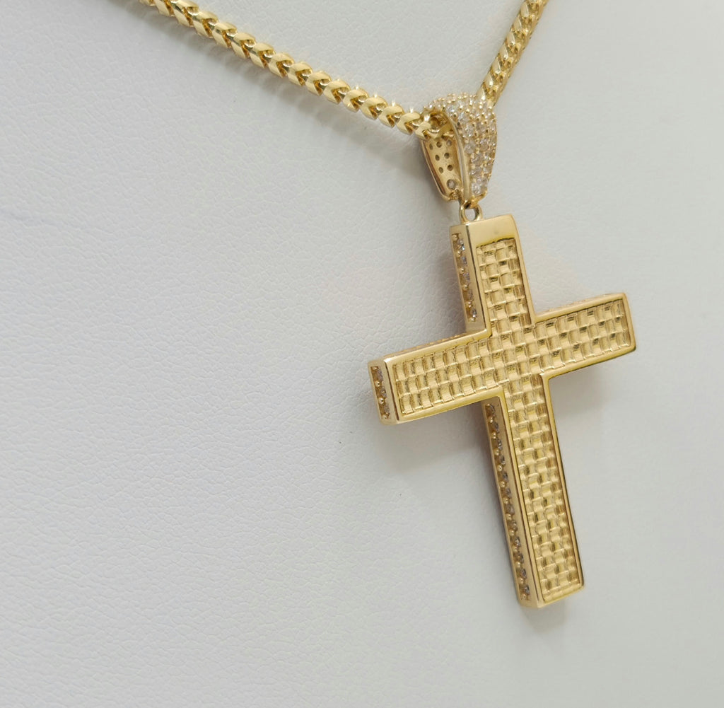 14KT SQUARE CUT CROSS PENDANT Weight 6GR