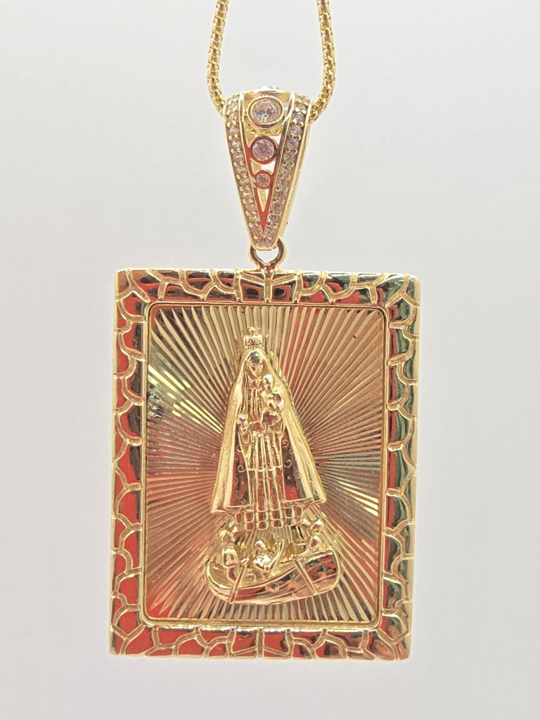 10KT MEDIUM SQUARE CARIDAD PENDANT  Weight 7.8GR