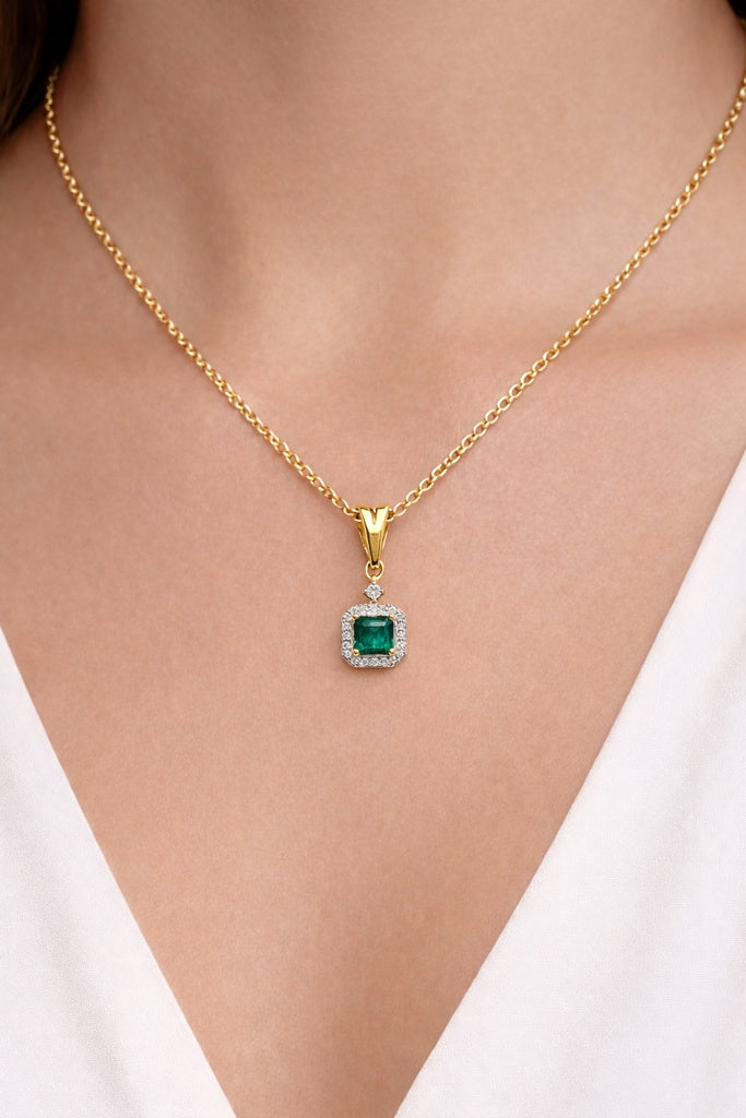 14KT NATURAL DIAMOND AROUND SQUARE LAB ESMERALD PENDANT Size 0.73CT/0.87GM