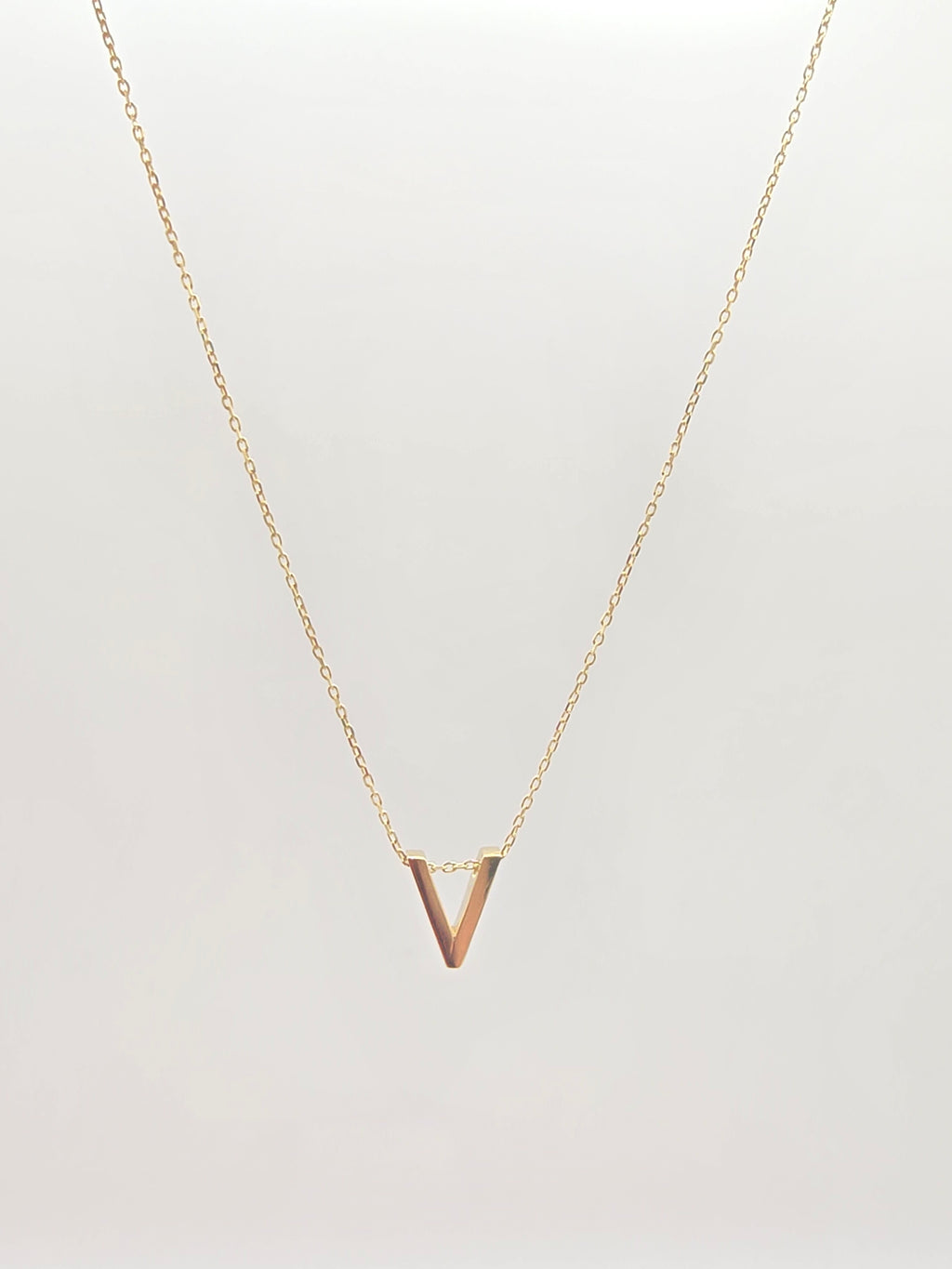 14KT LETTER "V" CHAIN Size 18INCH Weight 2.17GR