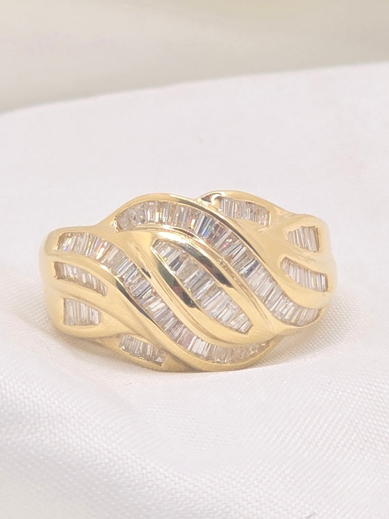 14KT YG 1990S SANT AND PEPPER BAGUETTE DIAMOND SWIRL DOME RING SIZE 7 WEIGTH 6.65GRS