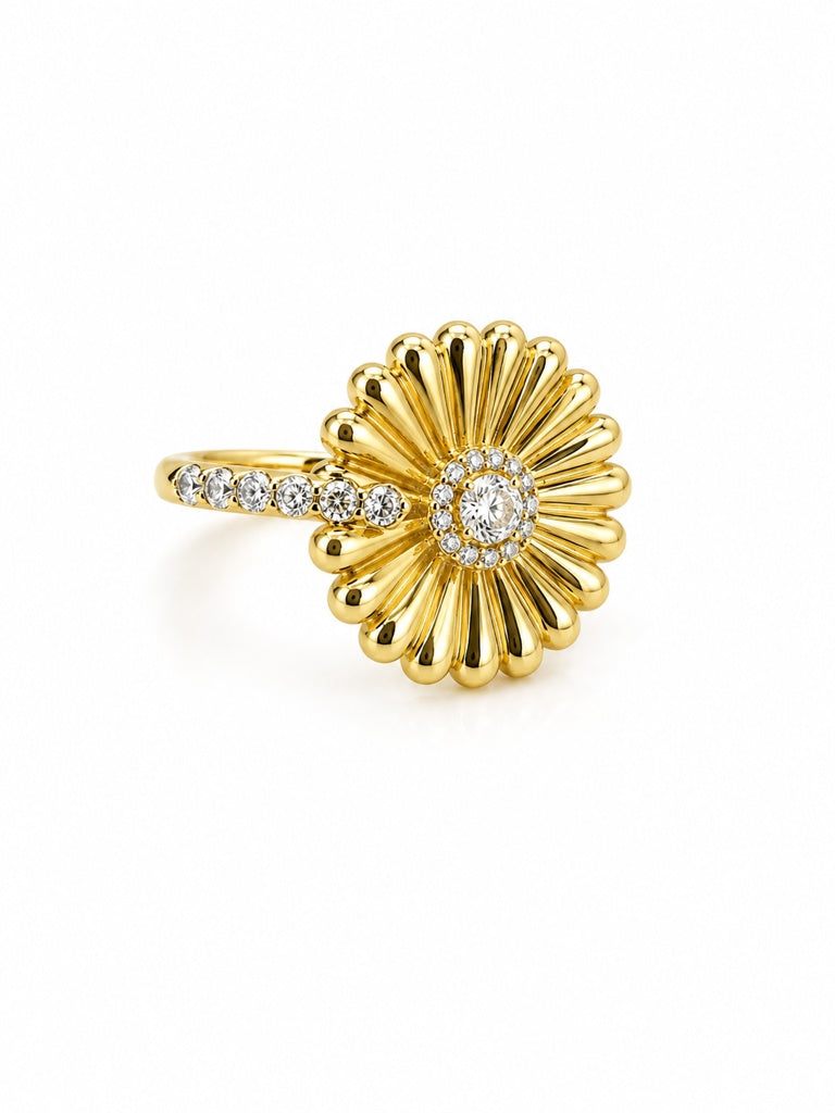 10K CZ FLOWER RING Size 8