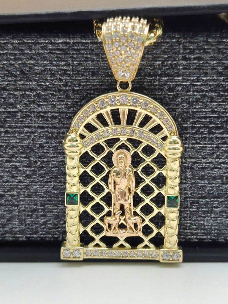 14KT NET BACKGROUND HOUSE STYLE SAN LAZARO PENDANT Weight 6.8GR