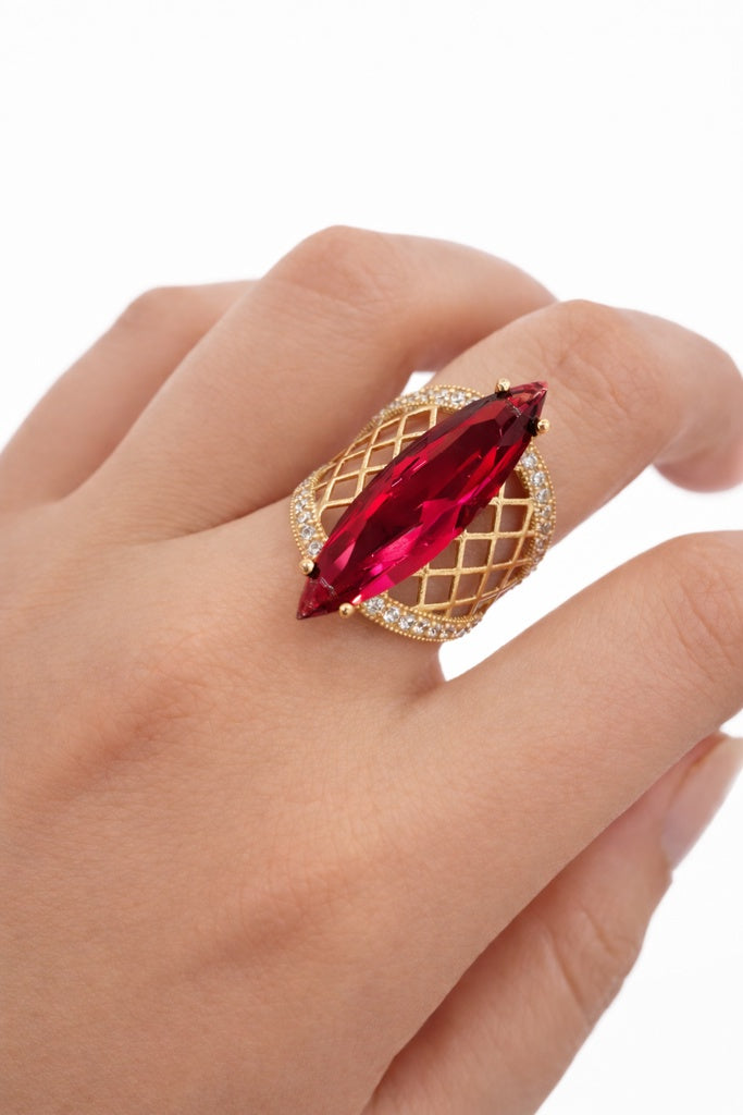 10KT NET BACKGRAIND STRONG PINK ALMOND STONE RING Size 7 Weight 5.4GR