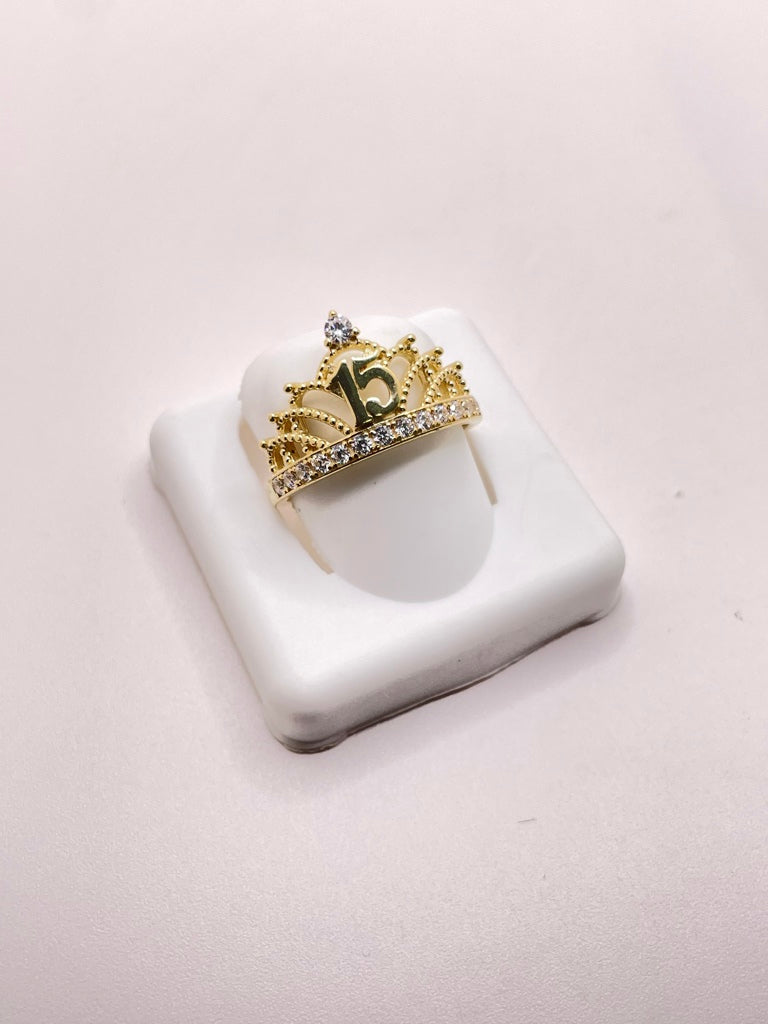 10KT FIFTEEN YEAR RING WITH CROWN Size 8.5 Weight 2.85GR
