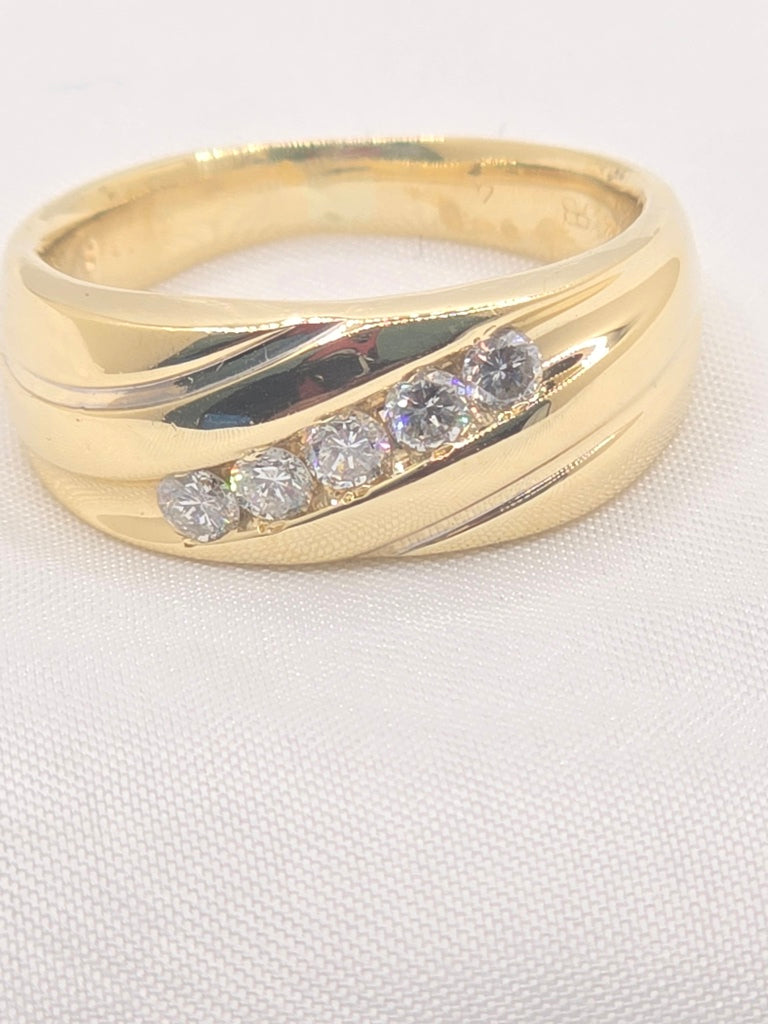 14KT YG STATEMENT DIAMOND RING Size 10 Weight 8 GRS