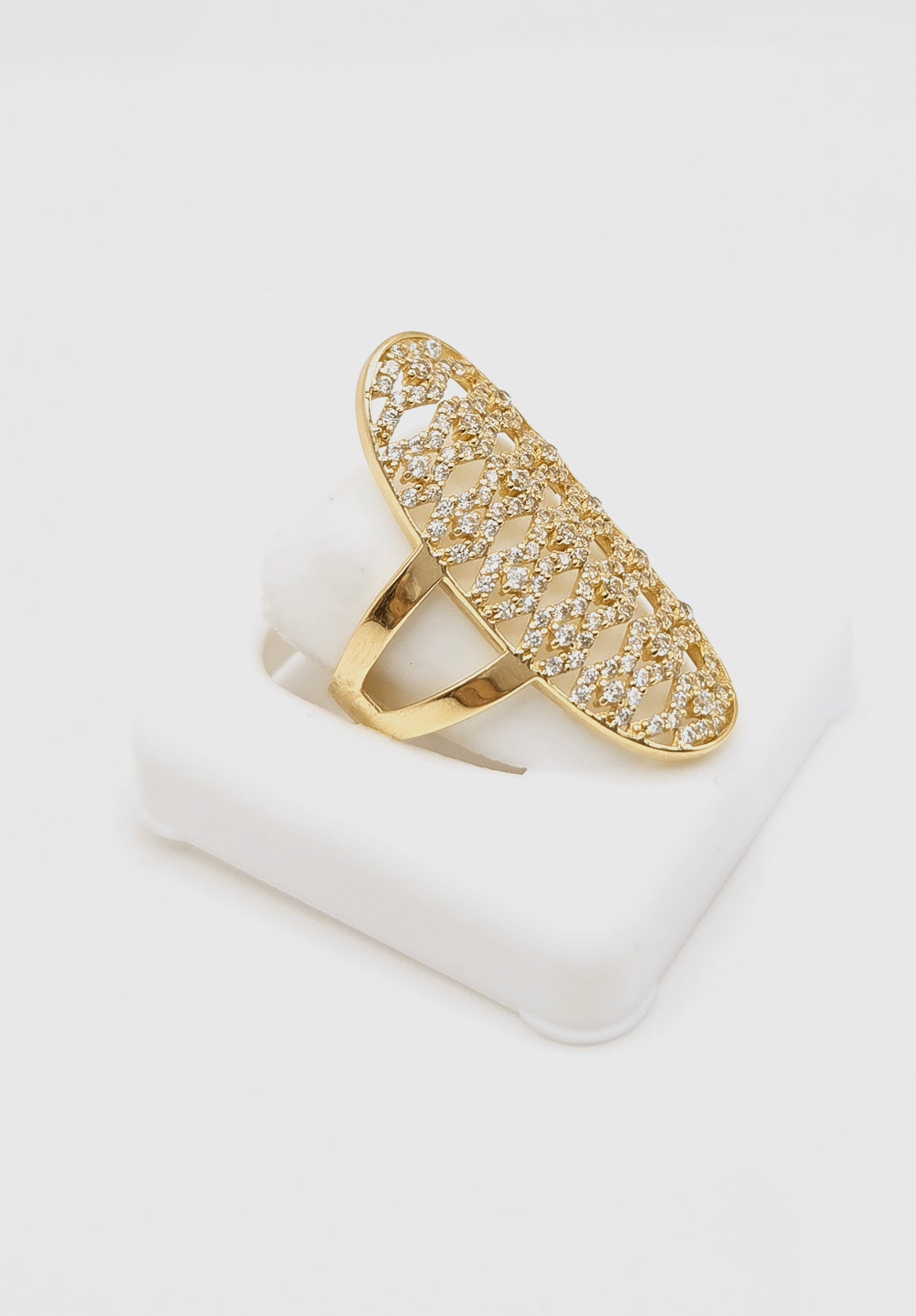 14KT MODERN CZ DETAIL RING Size 8 Weight 5.1GR