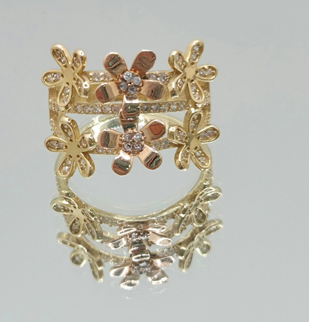 14KT SMALL TWO TONE FLOWERS RING Size 7.5 & 8.5 Weight 4.3GR
