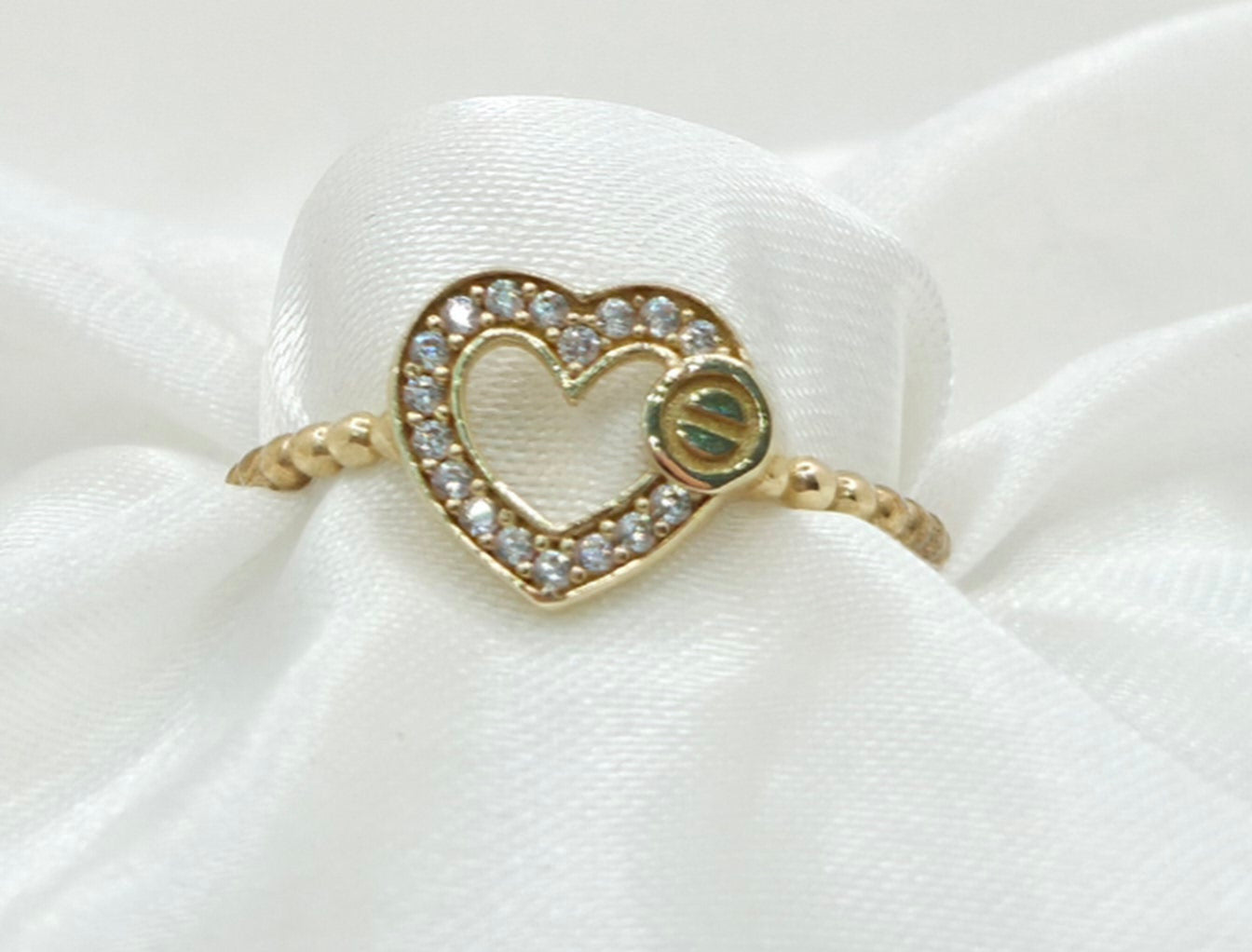 10KT CZ SILHOVETTE HEART RING Size 7 Weight 1.4GR