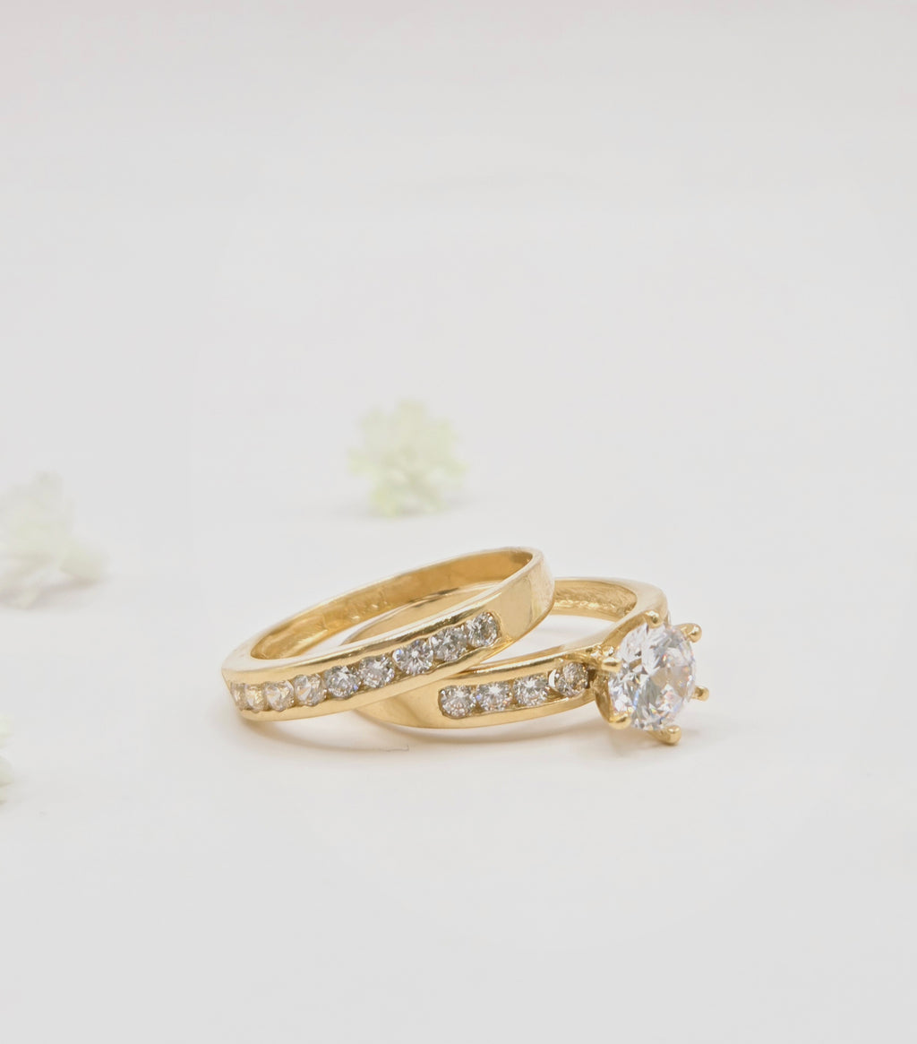10KT CLASSIC AND DELICATE ENGAGEMENT WOMAN'S RING Size 7 Weigth 4.5GR