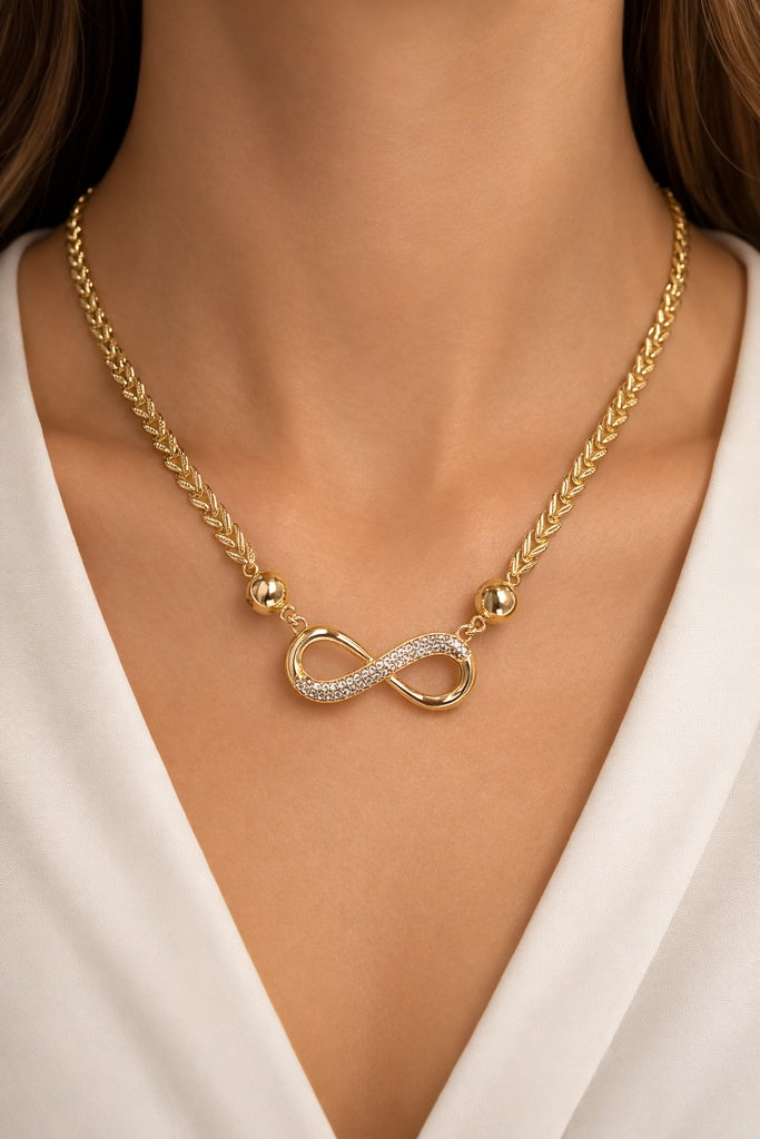 10KT LEAVES DESIGN NECKLACE WITH INFINITY DETAIL CENTER Size 18INCH Weigth 10GR