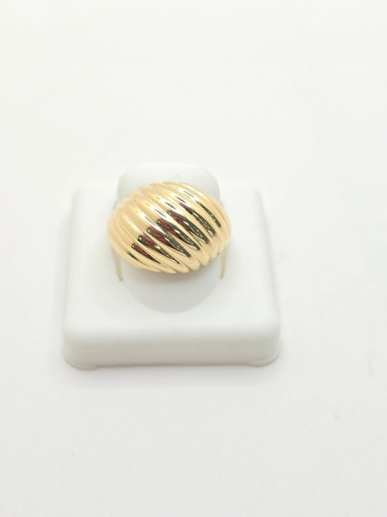 14KT FANCY OVAL SHELL  WOMAN'S RING Size 8 Weight 2.4GR