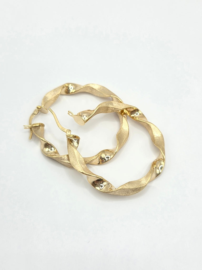 10KT NEW STYLE CROOKED ELEGANT HOOPS EARRINGS Size 3  Weigth 3.7GR