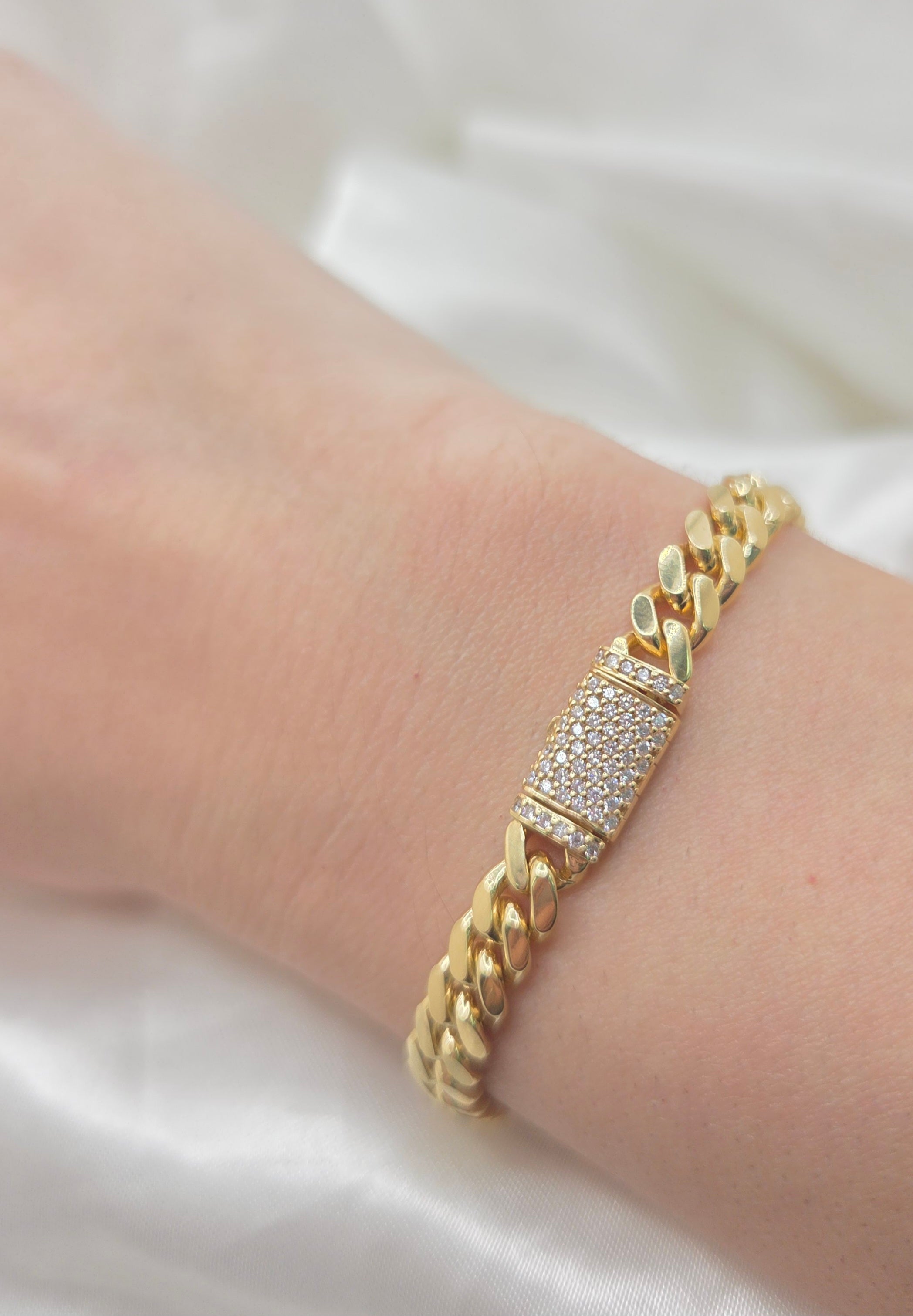 10KT SOLID MIAMI CUBAN BRACELET CZ LOCK Size 8.5INCH 6MM Weight 20.8GR