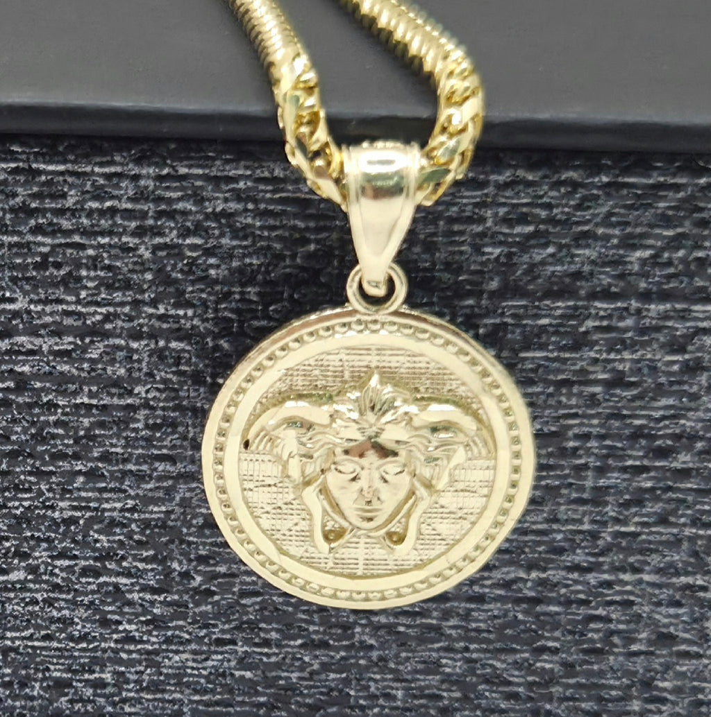 10KT EXTRA SMALL ROUND MEDUSA PENDANT Weight 1.2GR