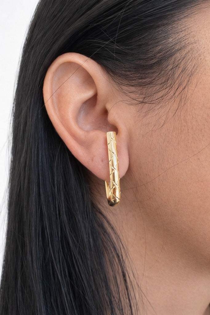 14KT LONG MODERN STYLE HOOPS EARRINGS Size 4MM Weigth 2.5GRS