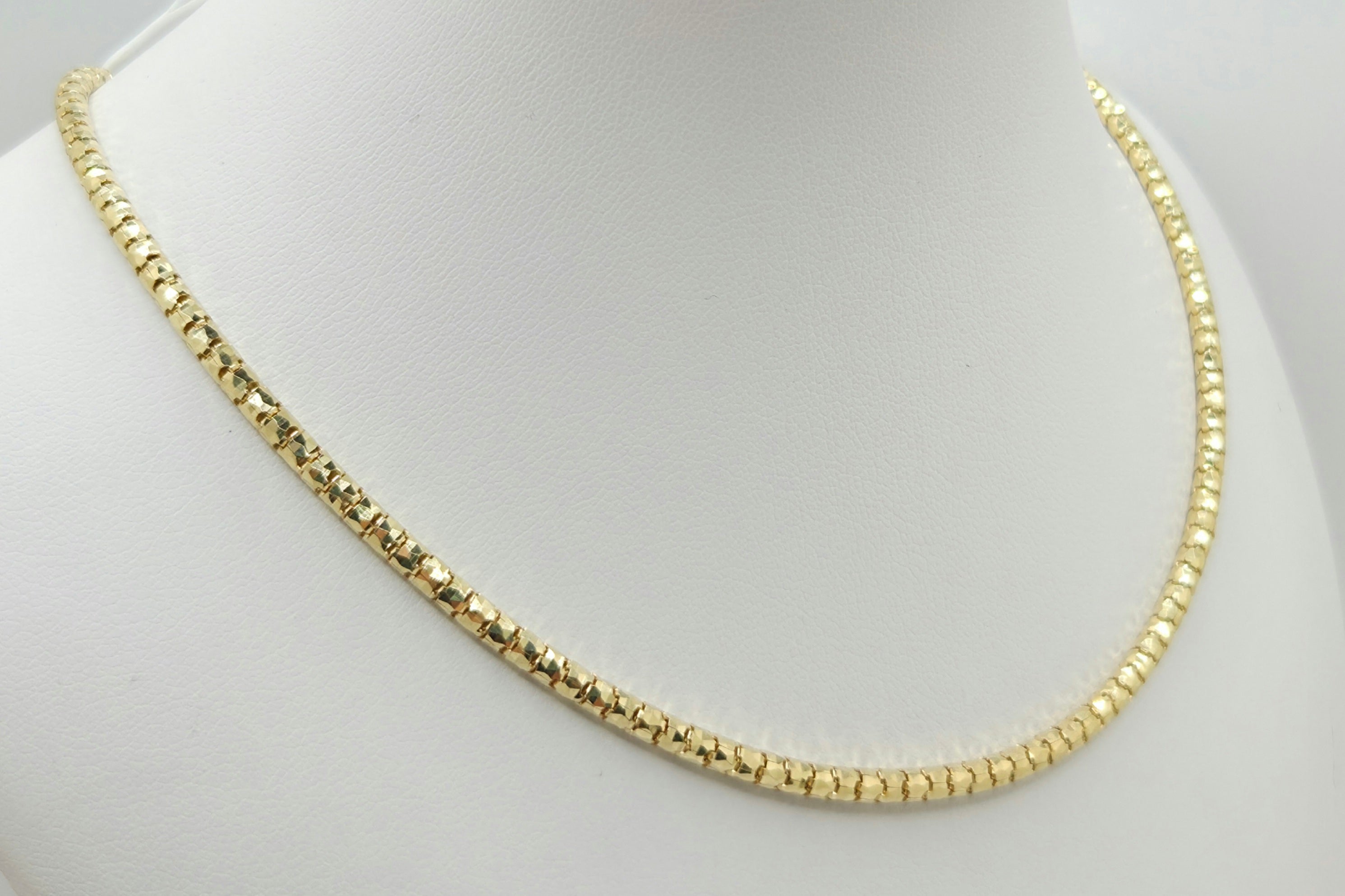 10KT DIAMOND CUT CHAINSize 20INCH 3MM Weight 11.1GR