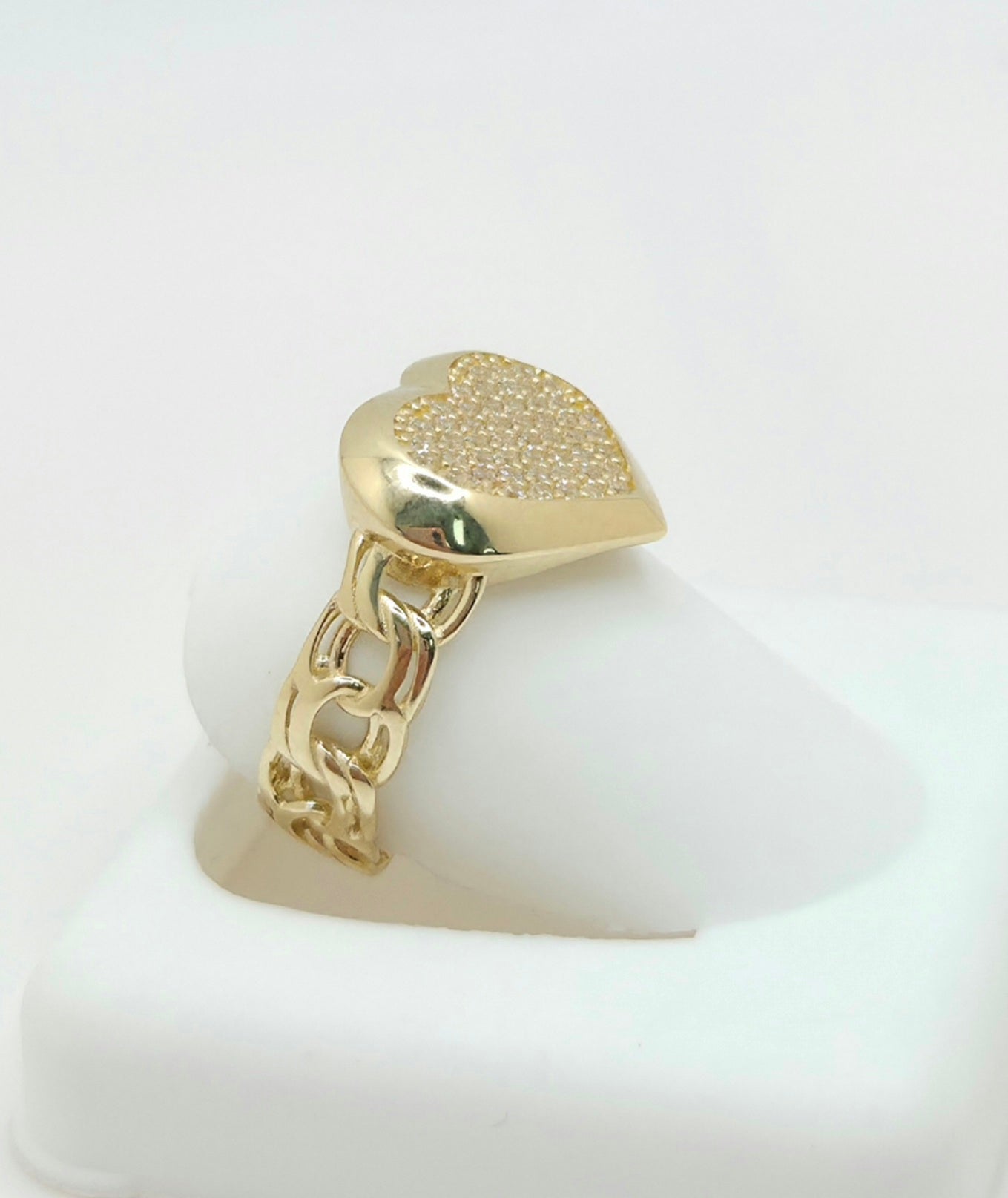 10KT CHINO LINK SMALL CZ HEART RING Size 8 Weight 3GR