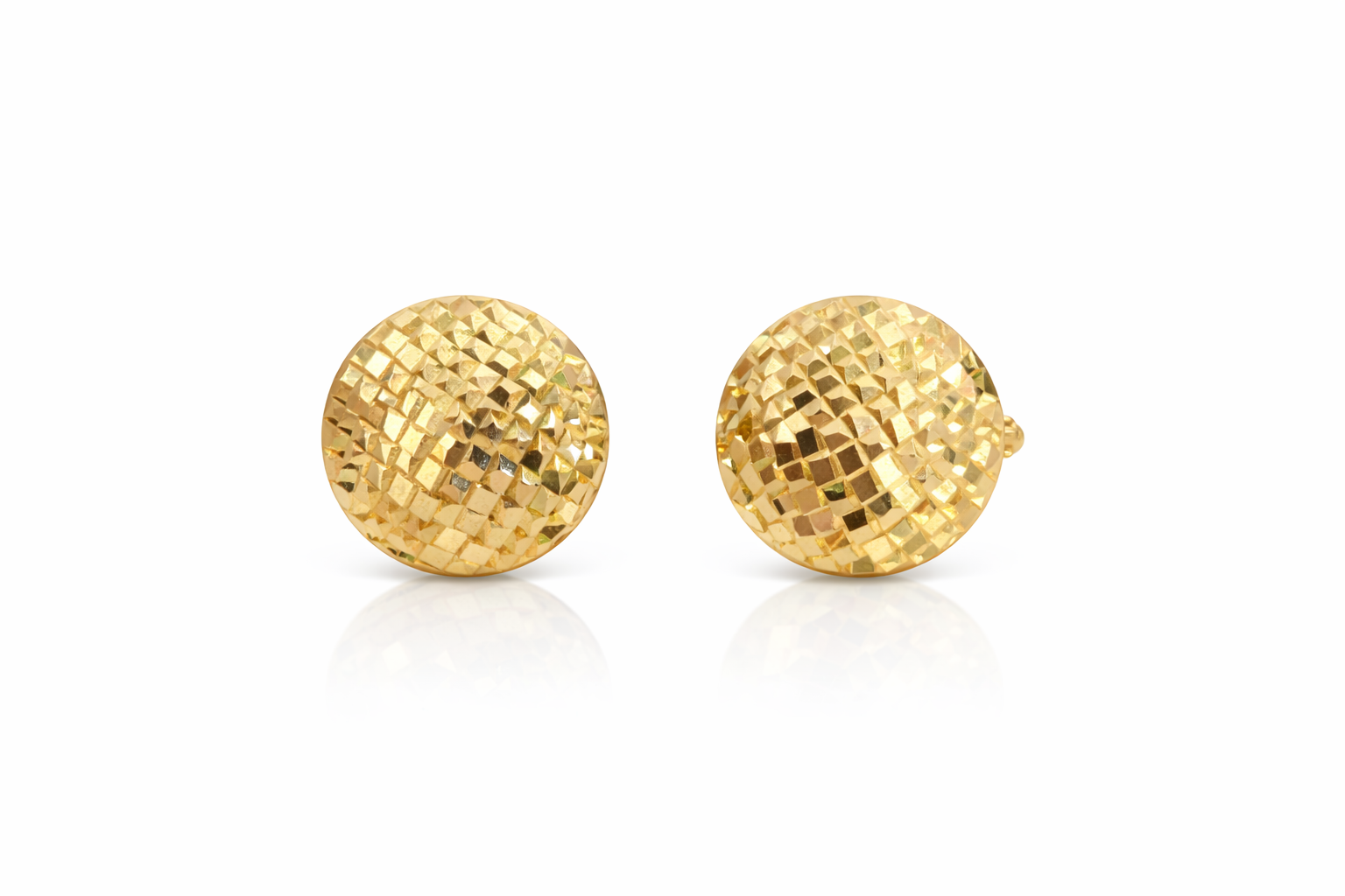 14KT DIAMOND CUT DESIGN ROUND OMEGA BACK EARRINGS Size MEDIUM Weigth 1.7GR