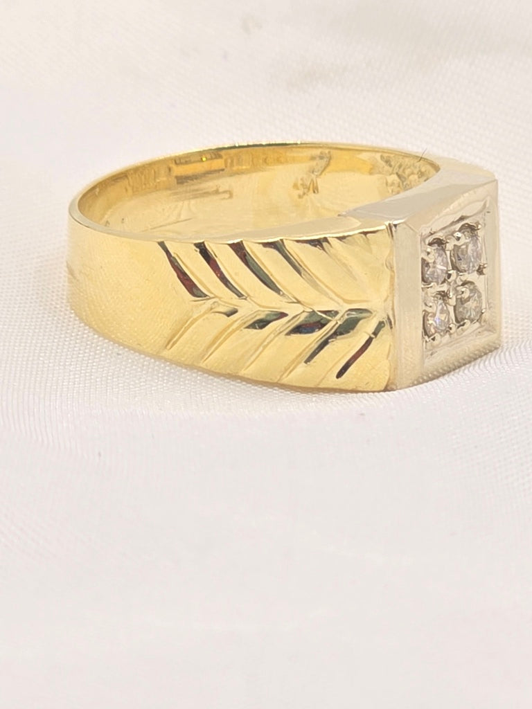 14KT Yellow Gold Classic Men's Diamond Cluster Ring  Signet Style Size SIZE 9 Weight 6.93 GRS