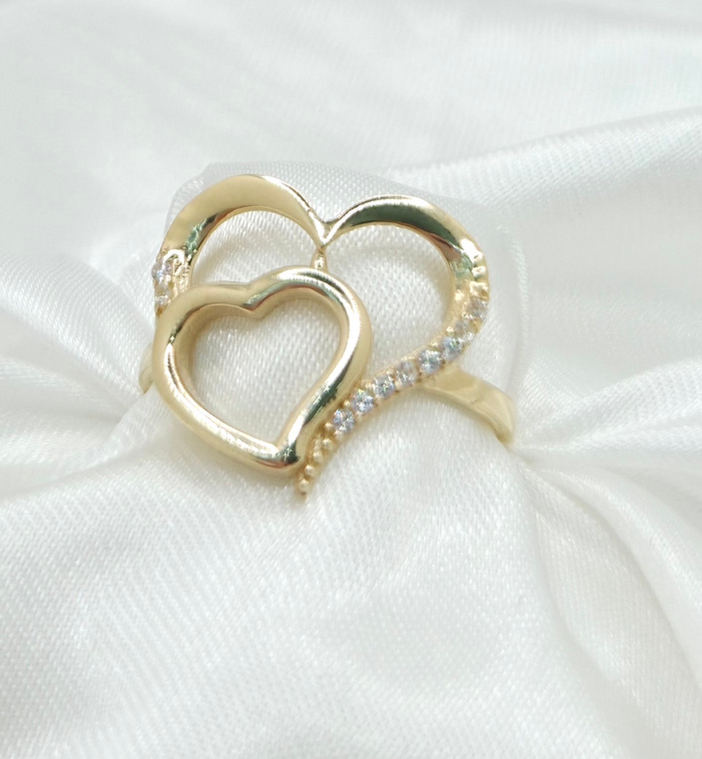 10KT SMALL TWO HEART SILHOUETTE RING Size 7 Weight 1.1GR