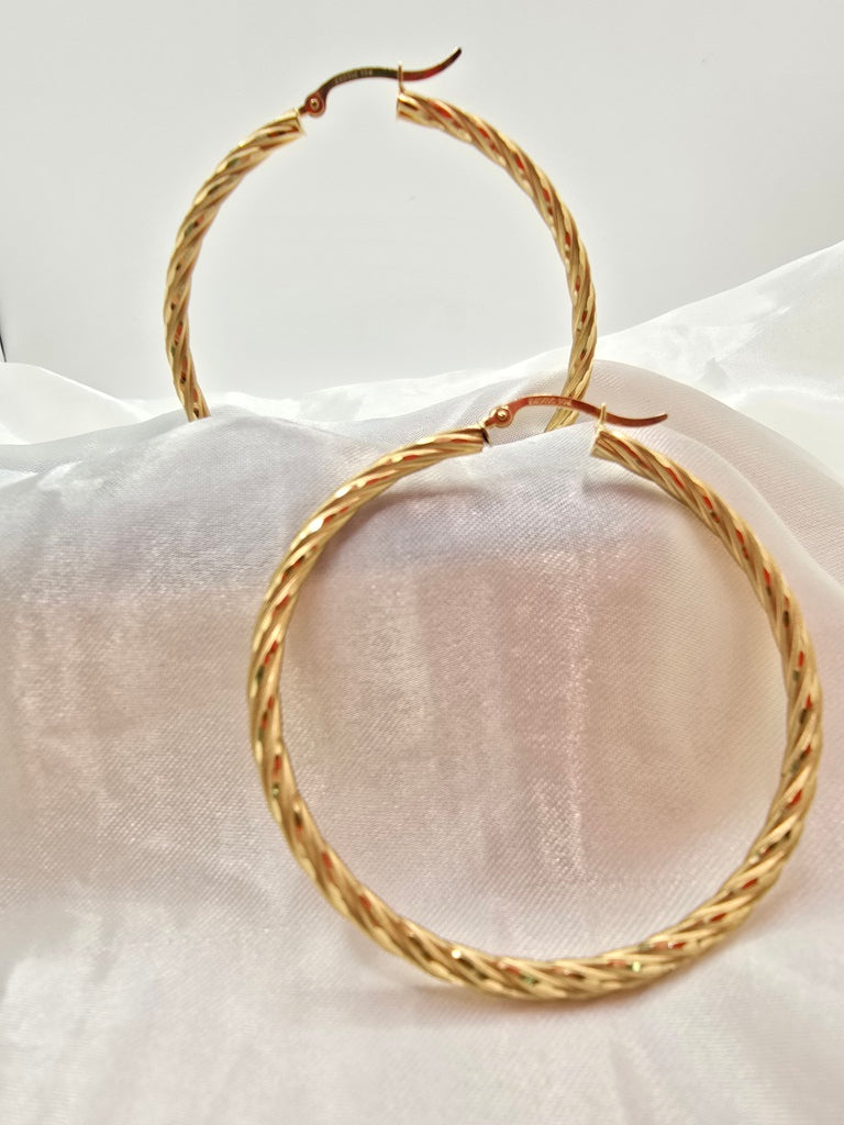 10KT ELEGANT DESING TWISTED HOOPS EARRINGS Size 5 3MM Weight 4.7GR