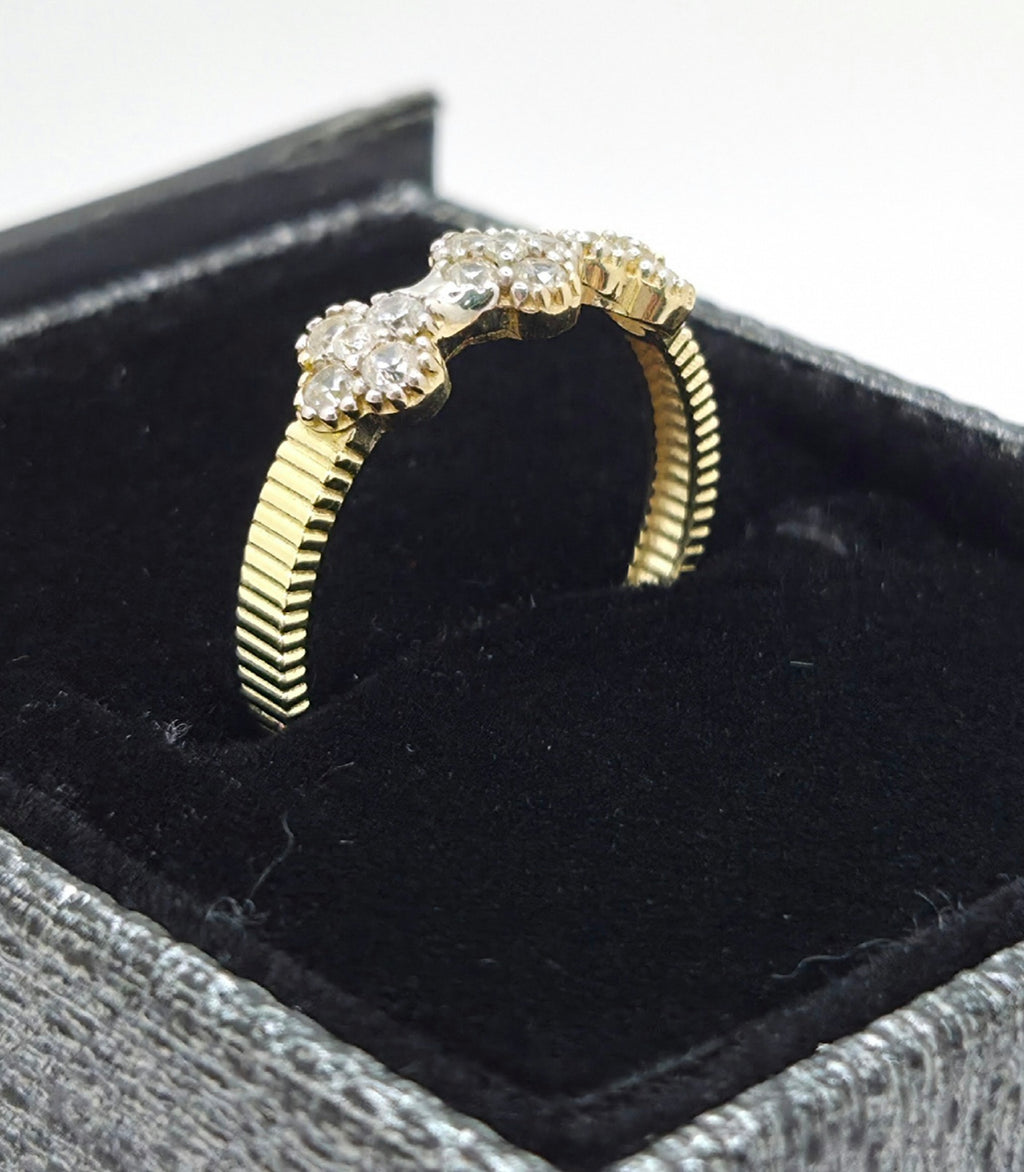 10KT WHITE CZ SMALL FLOWERS RING Size 8 Weight 2GR