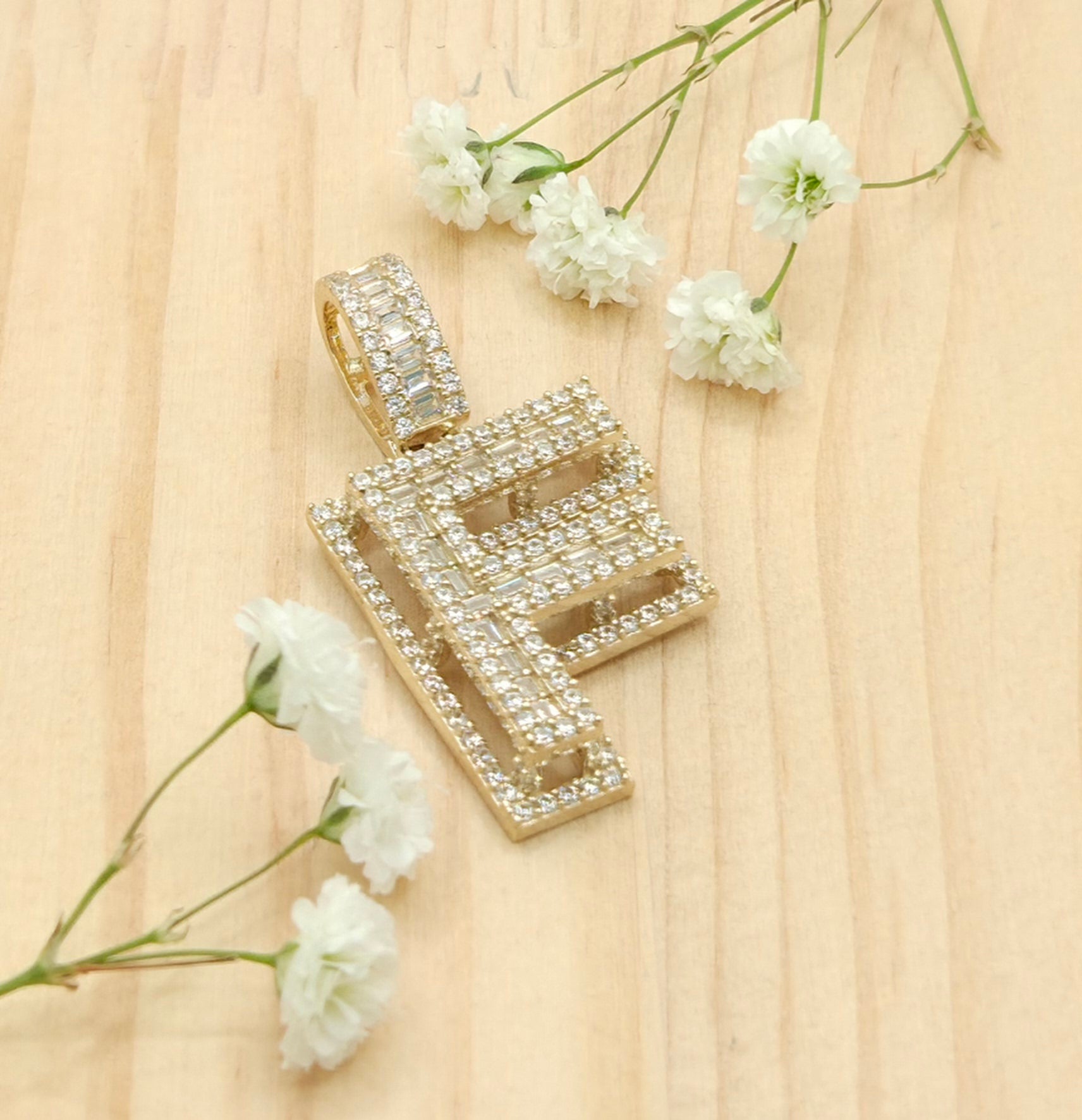 10KT SMALL CZ "F" LETTER PENDANT Weight 4.2GR