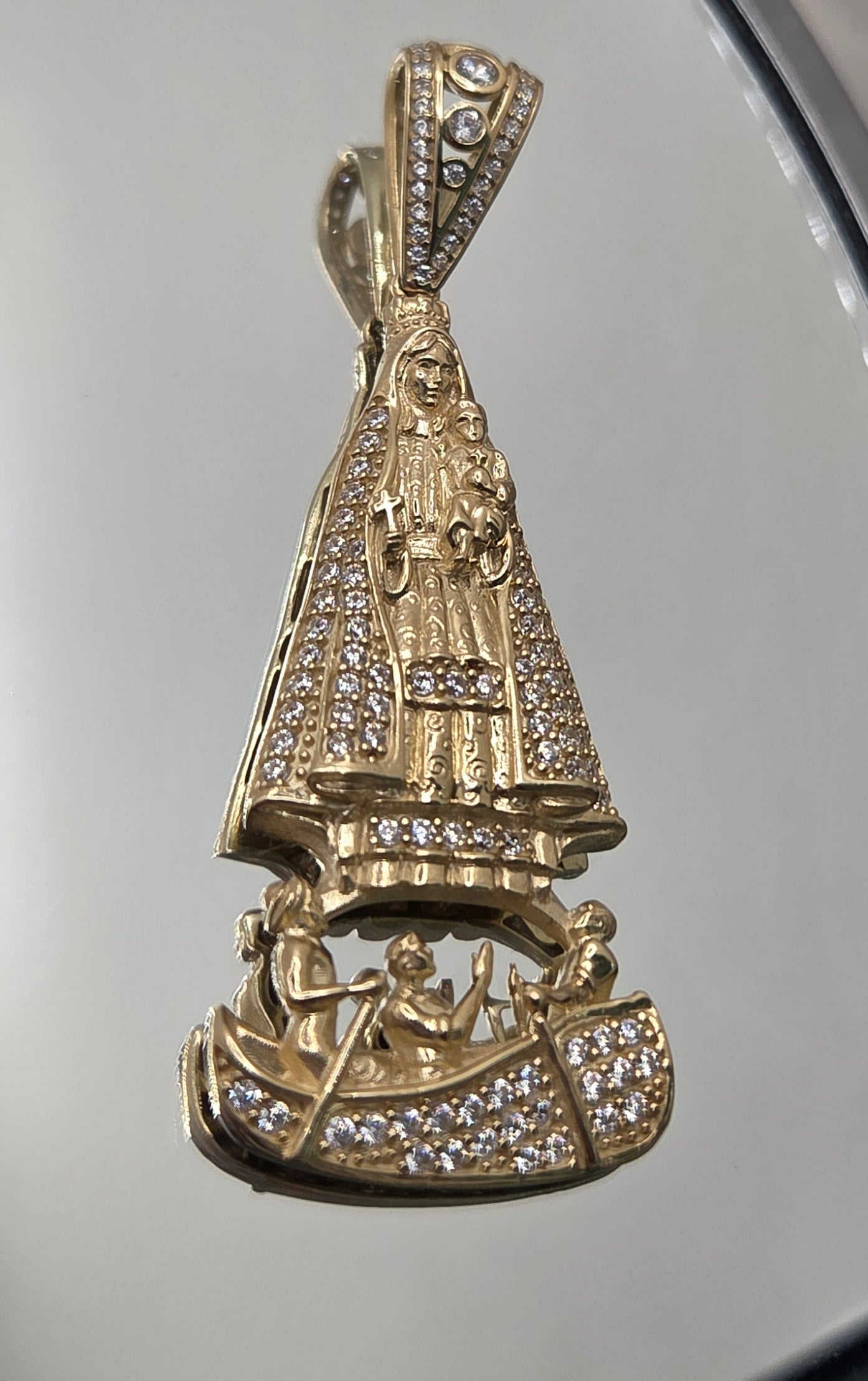 10KT LARGE CZ VIRGEN DE LA CARIDAD PENDANT Weight 9.5GR