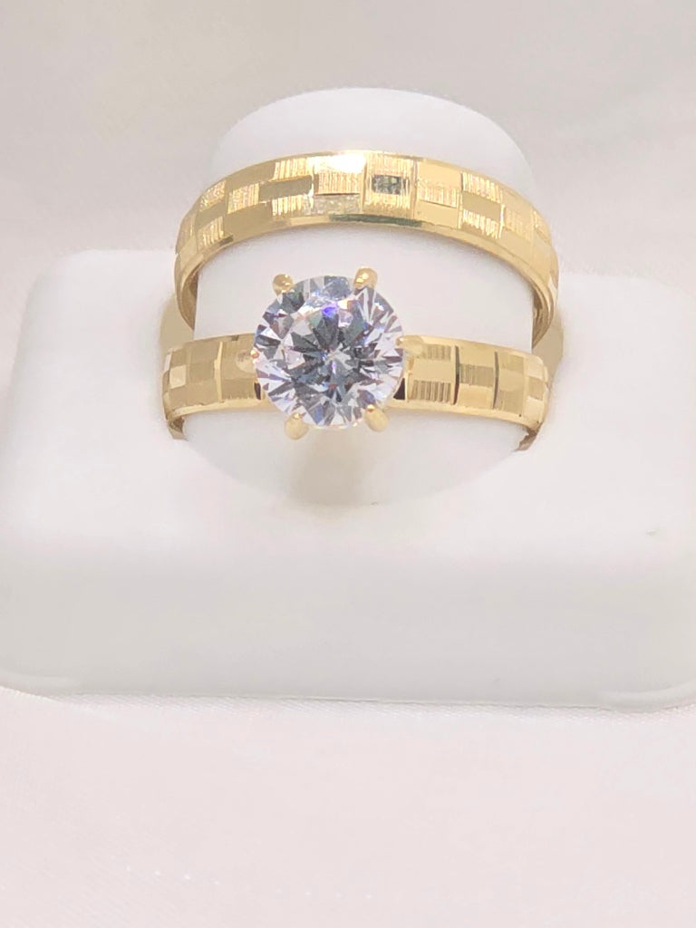14KT SQUARE CUT WOMAN'S ENGANGEMENT Size 6.5 & 8 Weight 4GR