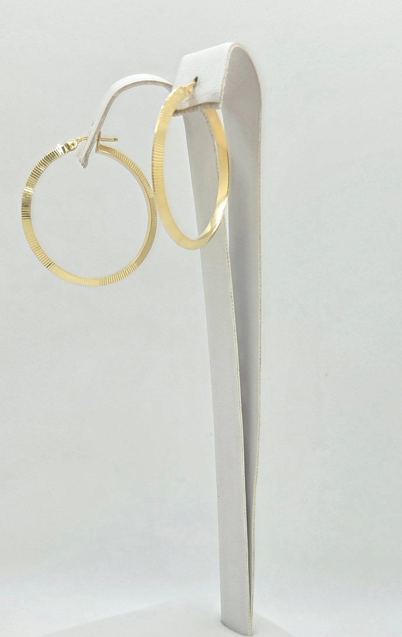 10KT STRAIGHT CUT HOOPS EARRINGS Size 4 Weight 2.2GR
