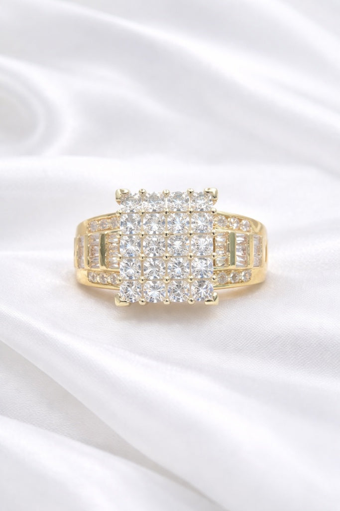 10KT RECTANGULAR EXOTIC CZ RING Size 7.5-8 Weigth 5.8GR
