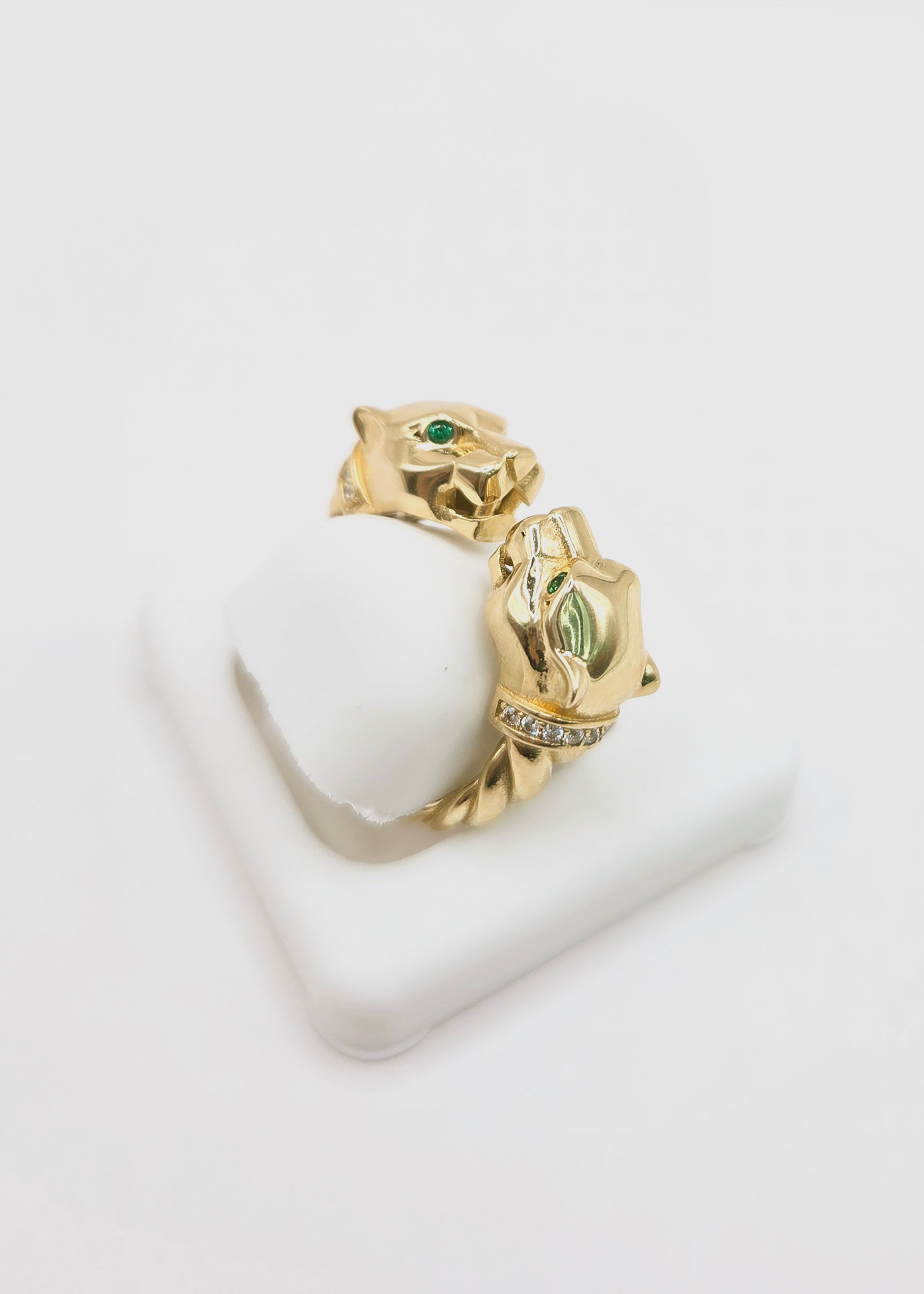10KT EXOTIC TWO TIGER HEAD RING  Size 9 Weigth 4.1GR