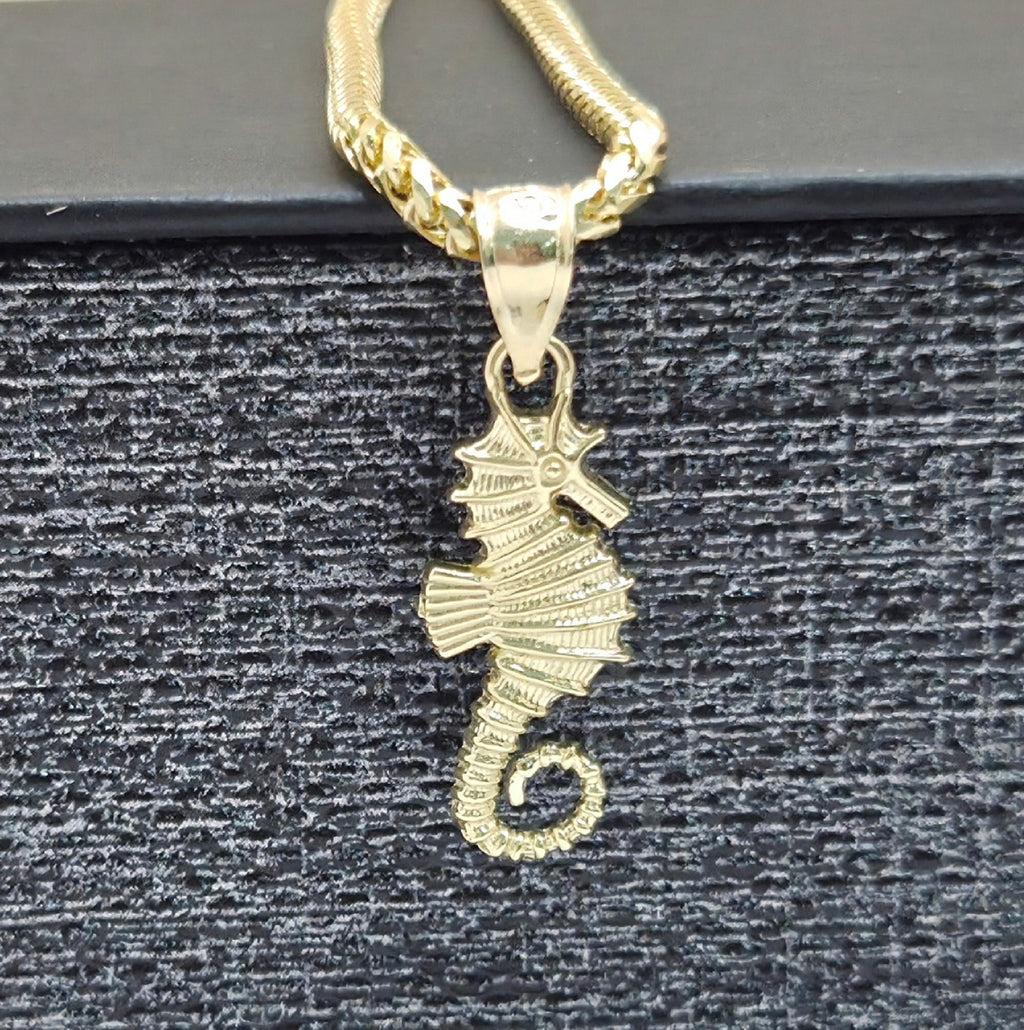 10KT SEA HORSE PENDANT Weight 1GR