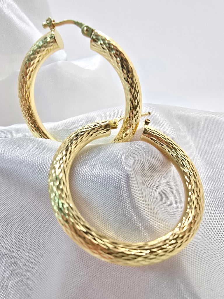 10KT DIAMOND CUT HOOPS EARRINGS Size 4 Weight 3.5GR