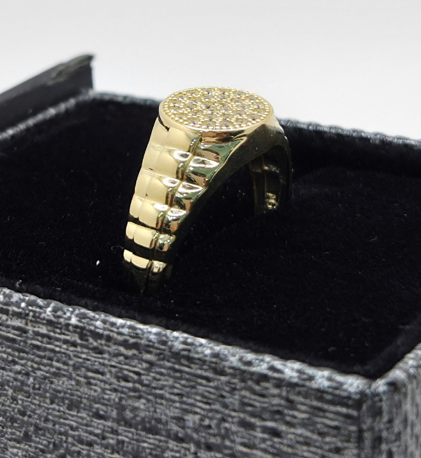 10KT CZ ELEGANT SMALL ROUND SHAPE MEN'S RING Size 10 Weight 3.2GR