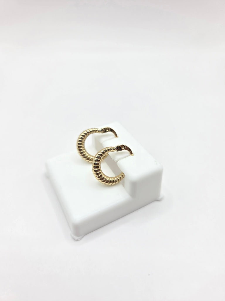 10KT SMALL SHRIMP DESIGN HOOPS EARRINGS Weight 1GR