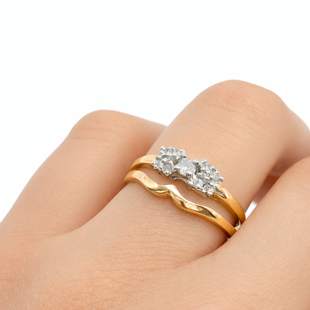 10KT DELICATE ENGAGEMENT DIAMOND WOMAN'S RING Size 7/0.16CT