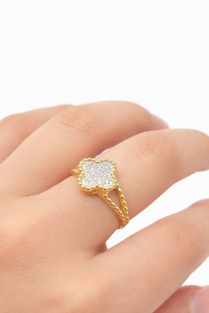 10KT FLOWER RING Size 10MM SIZE 7 Weigth 2.7 GRS