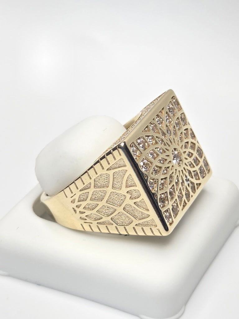 10KT MANDALA DESIGN RECTANGULAR ROSETTA MAN'S RING Size 12 Weigth 6.4GR