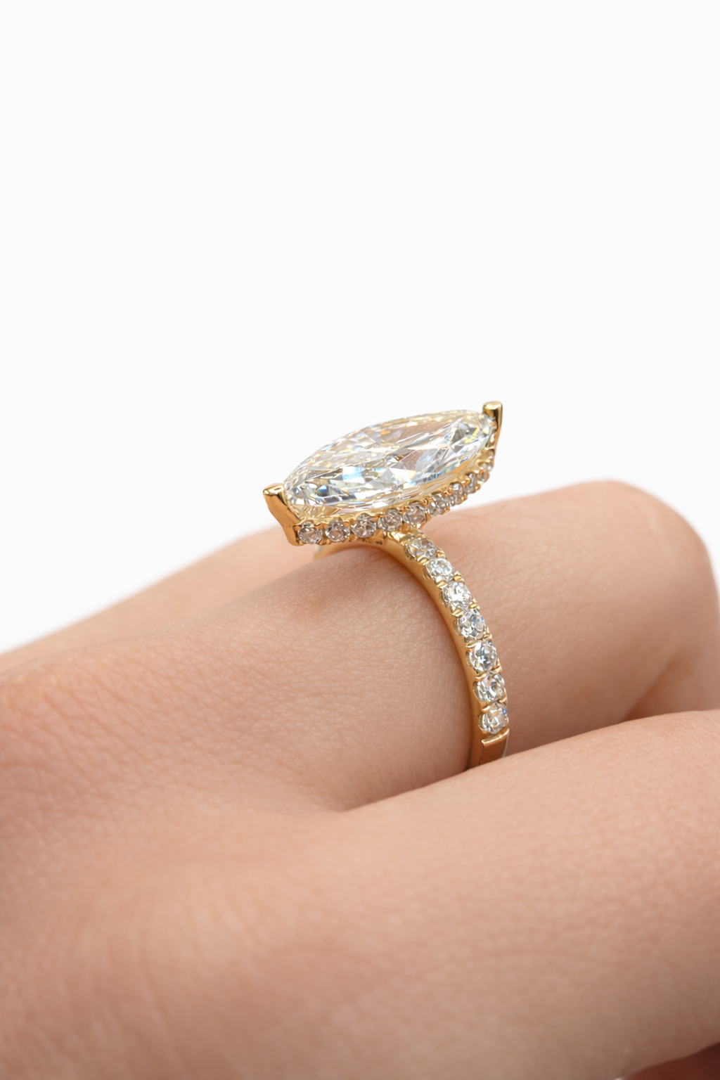 14KT LGD  ELEGANT MARQUISE WOMAN'S RING Size 7/ 5.03CT Weigth 4.5GR