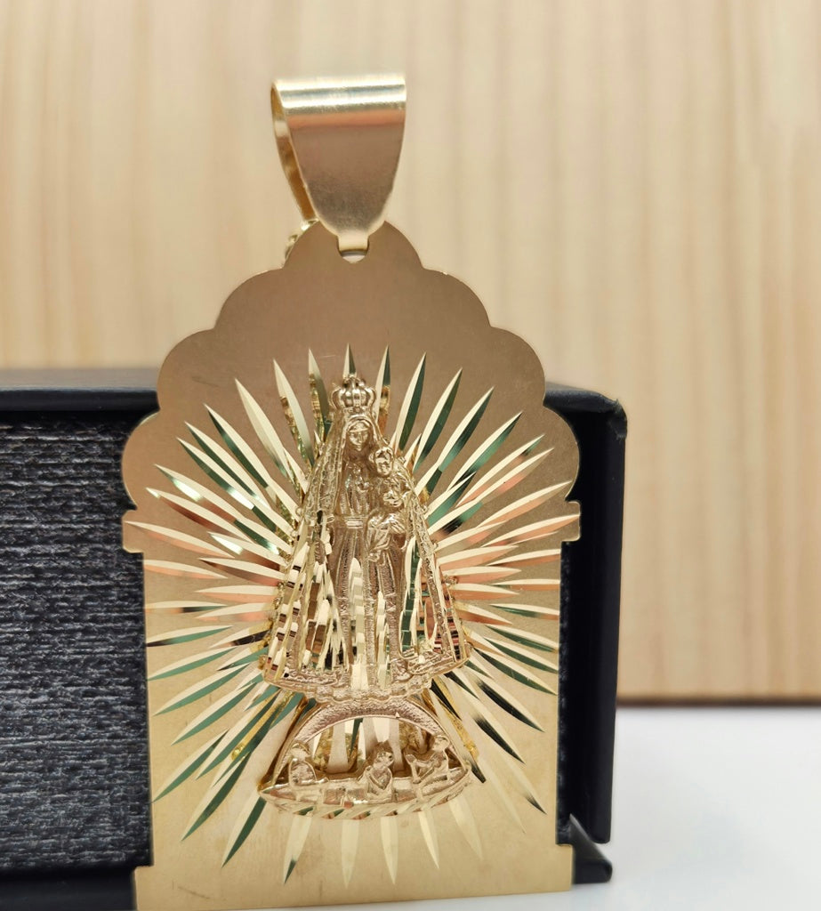10KT DIAMOND CUT FLAT HOUSE STYLE CARIDAD PENDANT Weight 15.8GR