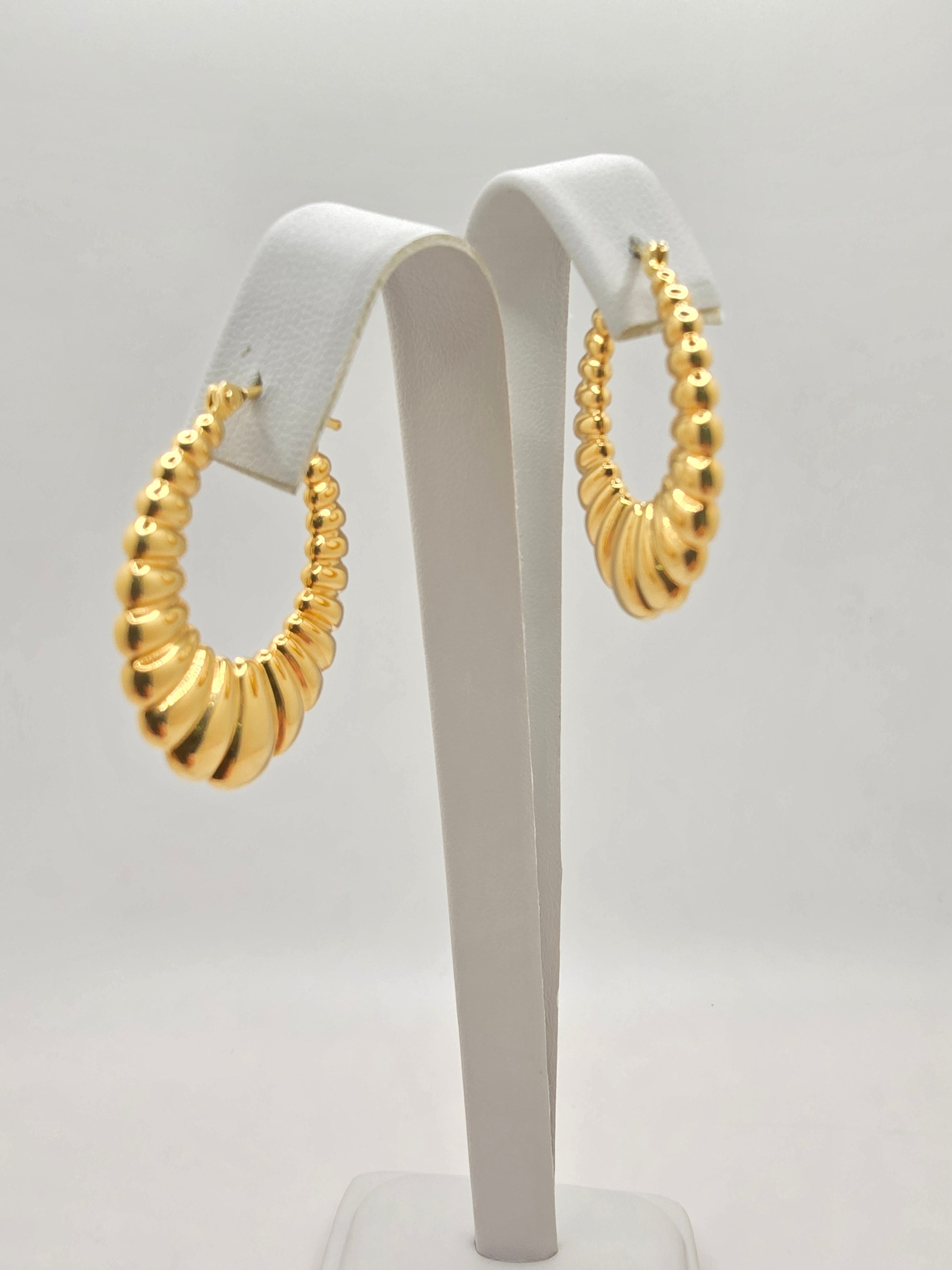 10KT   SHRIMP DESIGN HOOPS EARRINGS Size 3 Weight 3.4GR