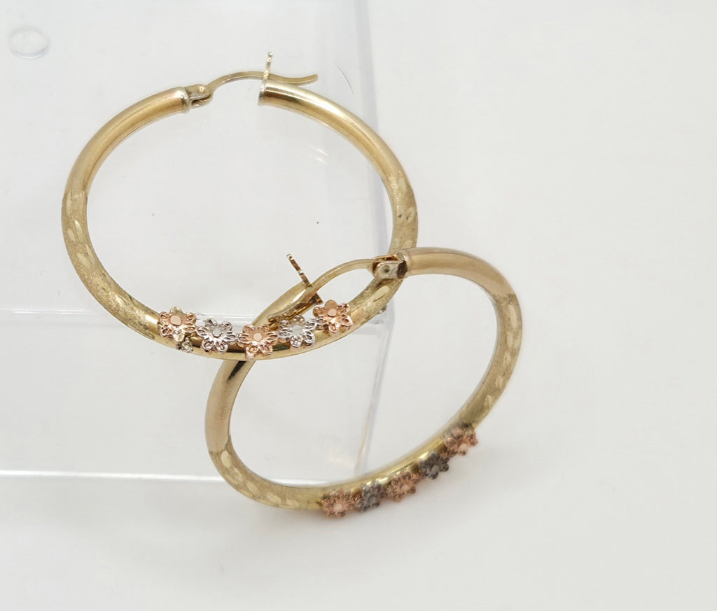 10KT SMALL FLOWERS HOOPS EARRINGS Size 5 Weight 4.5GR
