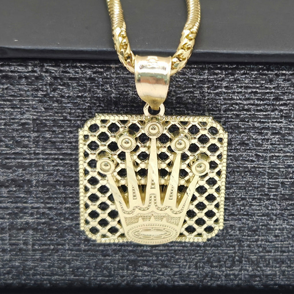 10KT MEDIUM NET BACKGROUND CROWN PENDANT Weight 3.1GR