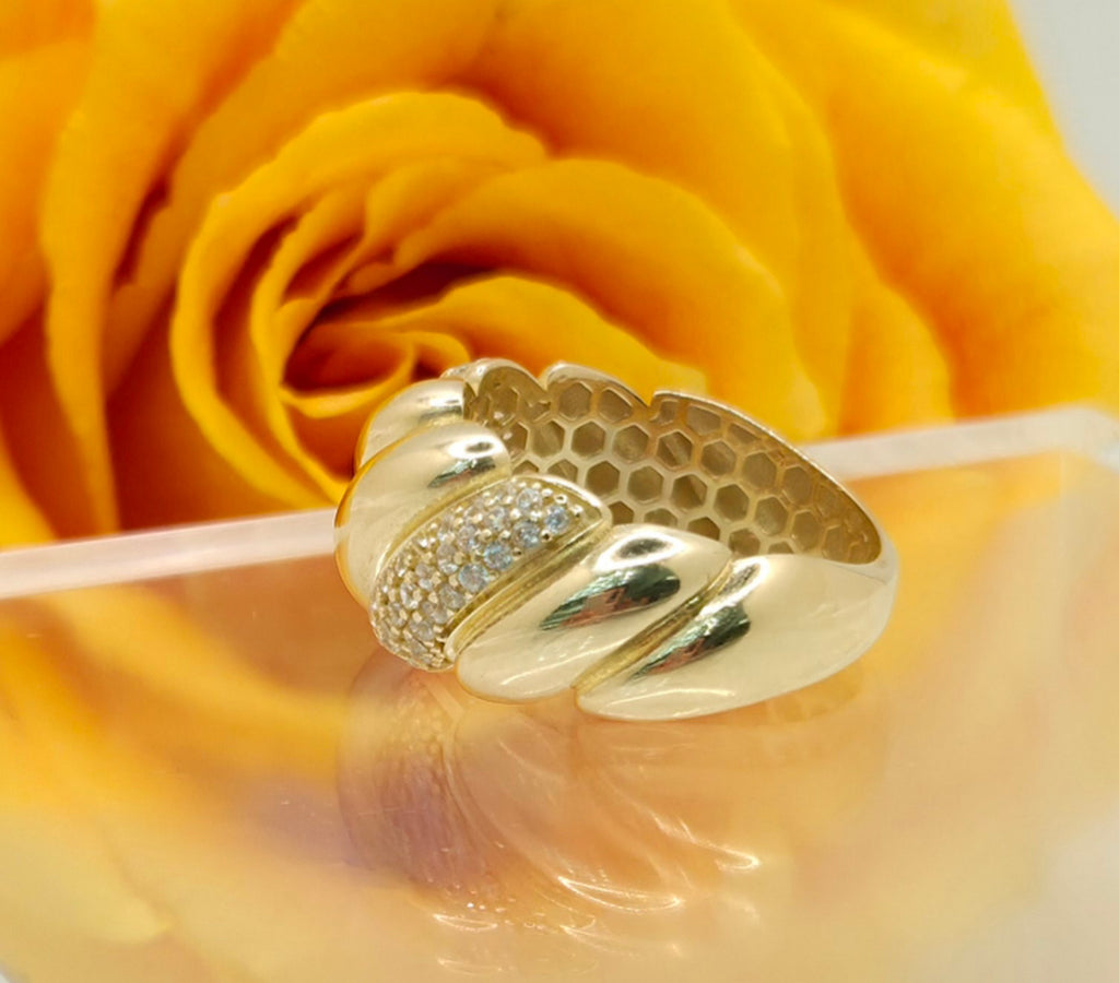 14KT MODERN SHELL CZ DETAIL WOMEN'S RING Size 7.5 Weight 4.2GR
