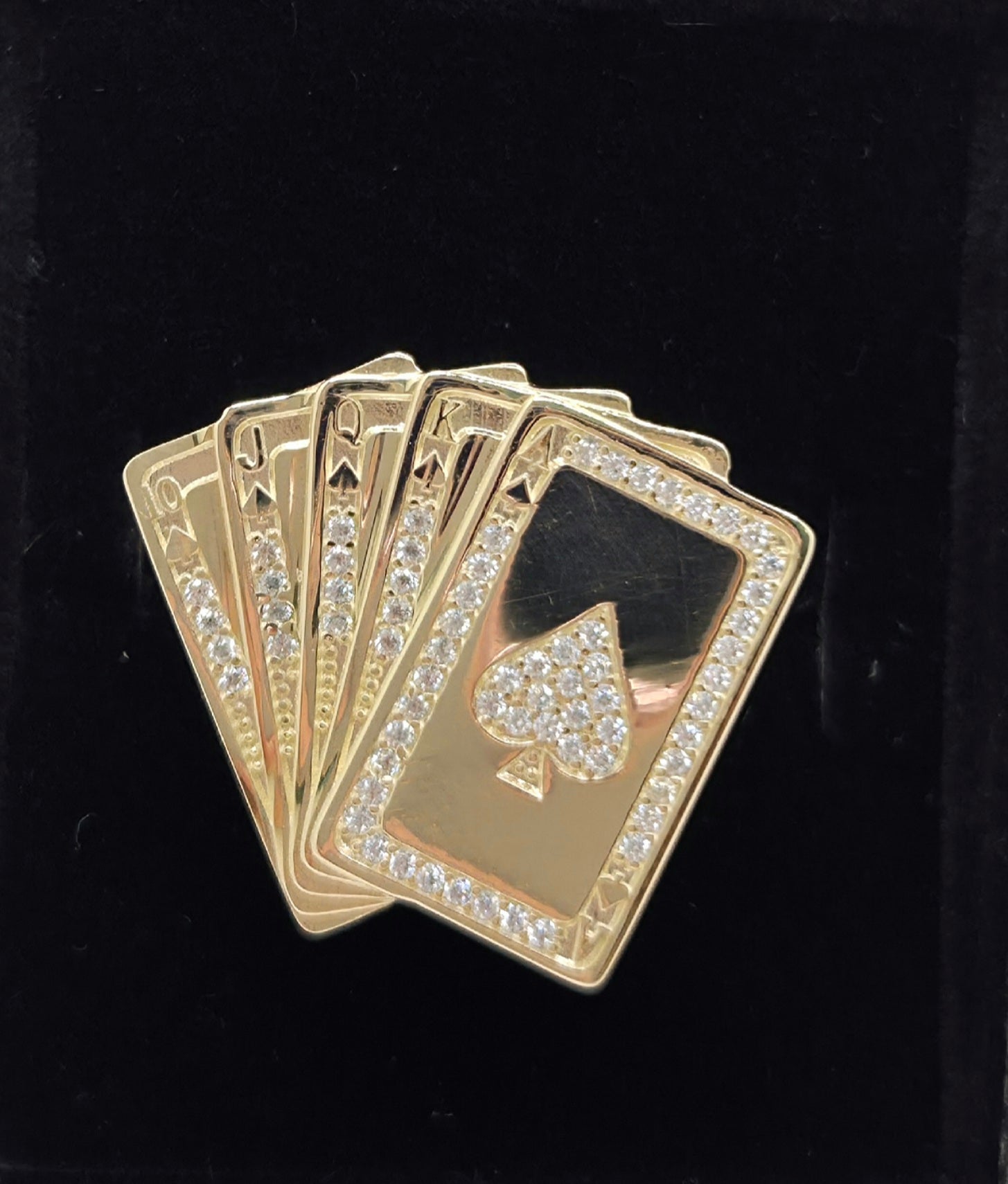 10KT POKER DESIGN POKER RING Size 10 Weight 5.4GR