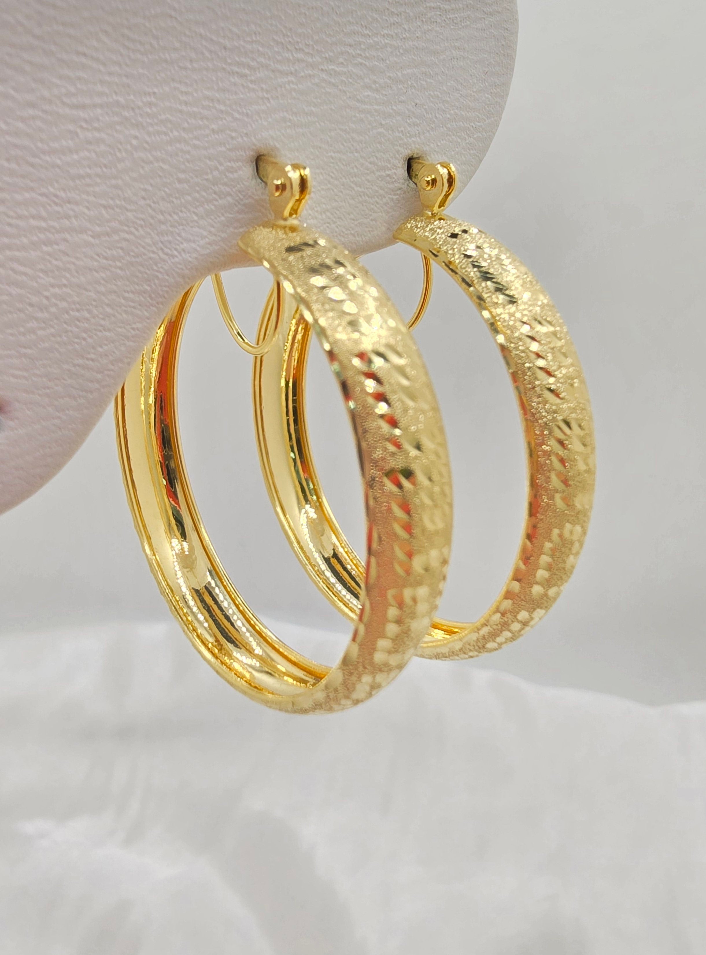 14KT GLITTER WITH GREEK DESING HOOPS EARRINGS Size 3 6MM Weight 3.8GR