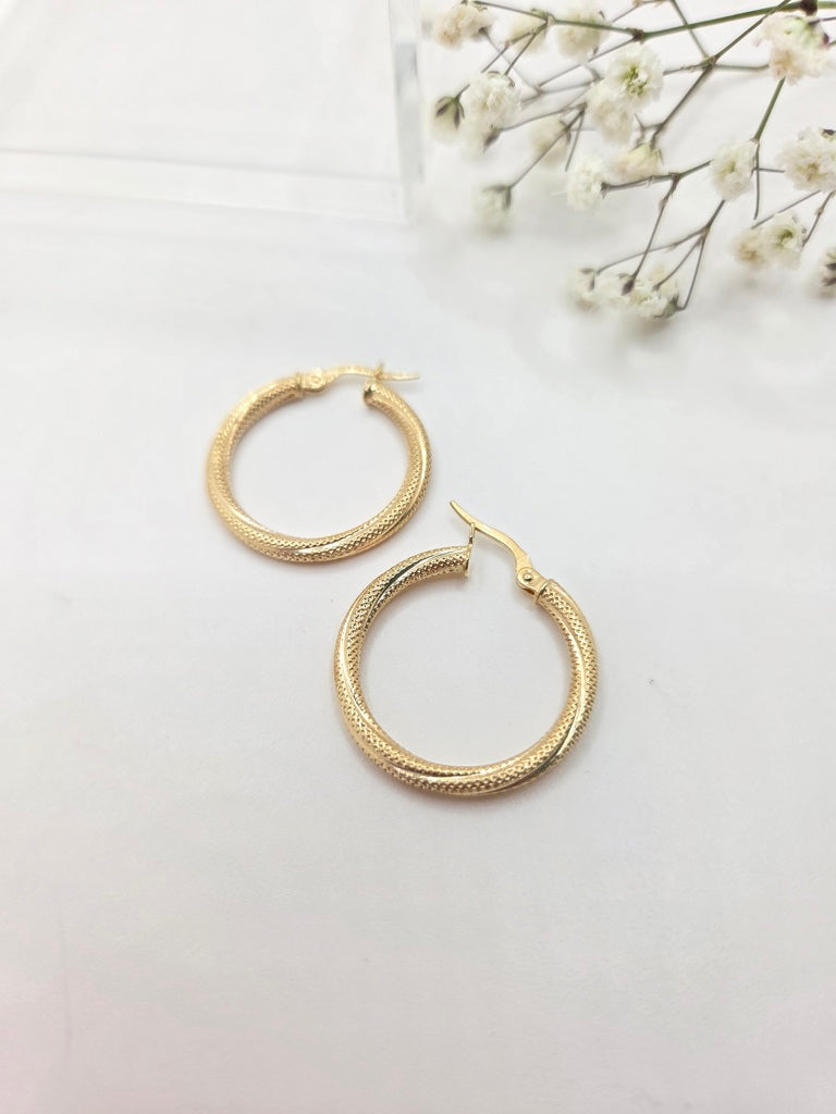 10KT NEVADAS TWISTED CUBAN STYLE HOOPS EARRINGS Size 4 3MM Weight 1.7GR
